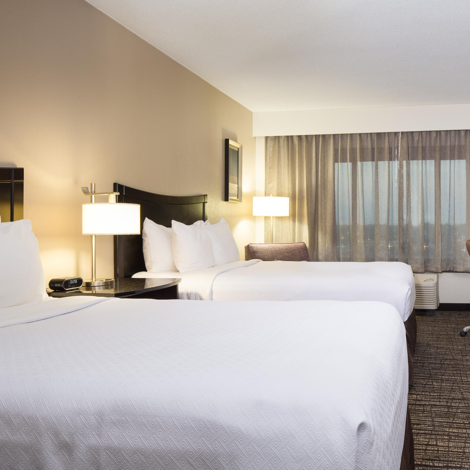 Downtown Memphis Hotel near Memphis Zoo Crowne Plaza Memphis Downtown