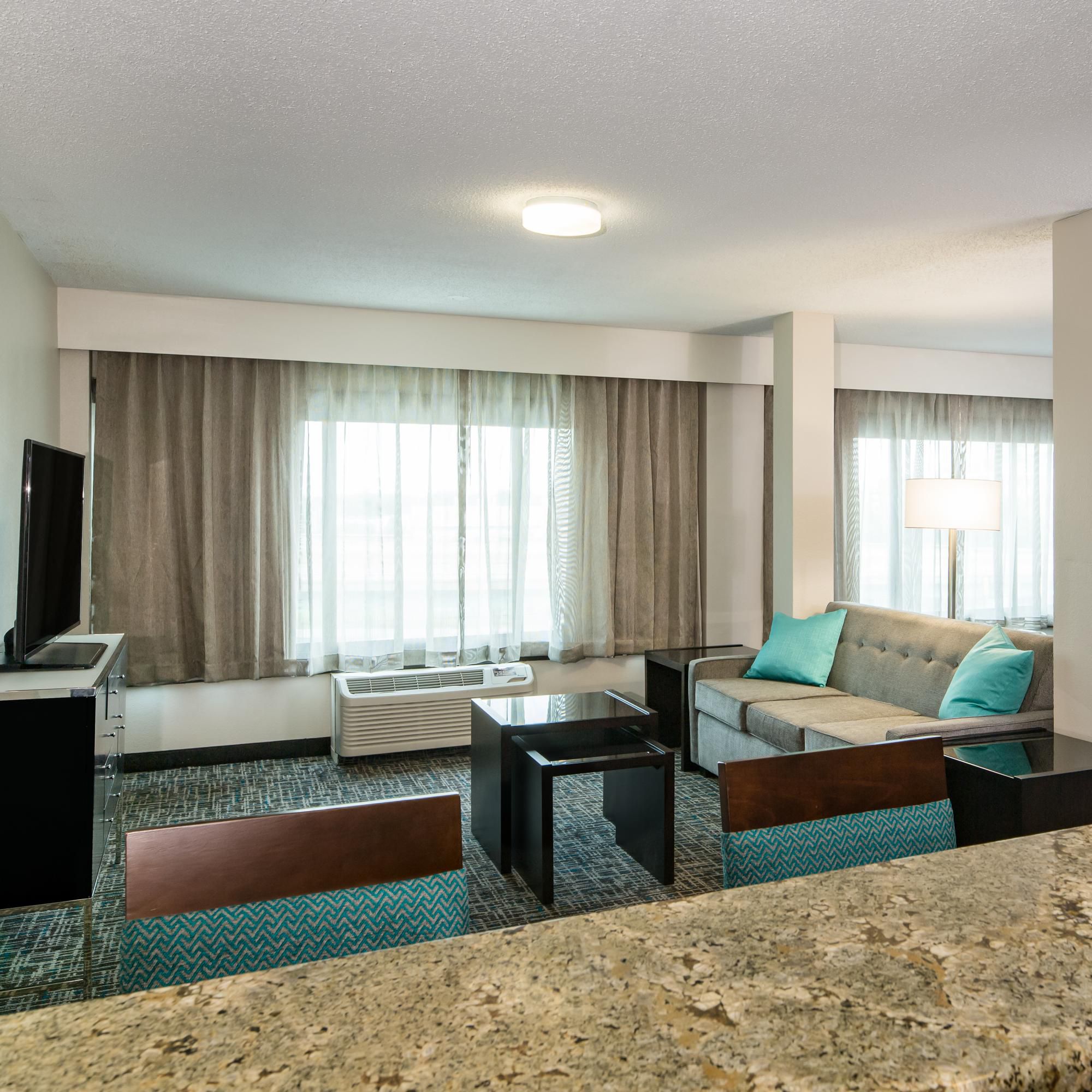 Host an intimate board meeting in our updated Harbor Suite
