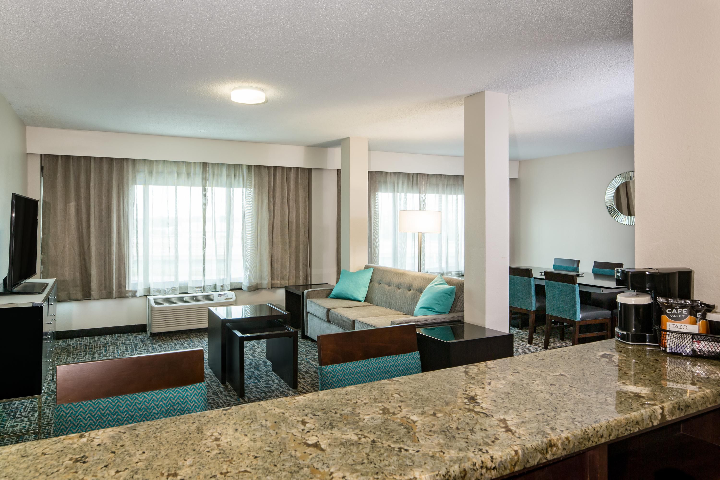 Host an intimate board meeting in our updated Harbor Suite