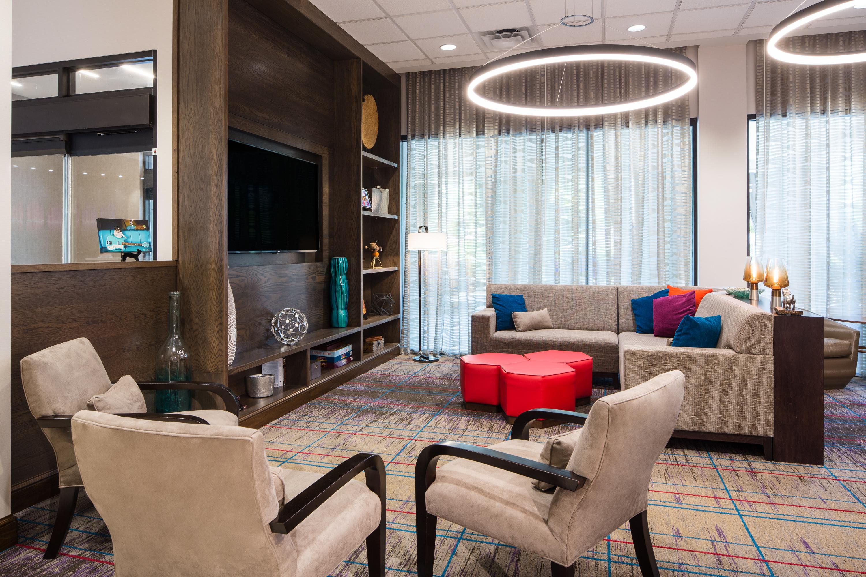 Sit back and relax in our newly renovated downtown Memphis hotel.