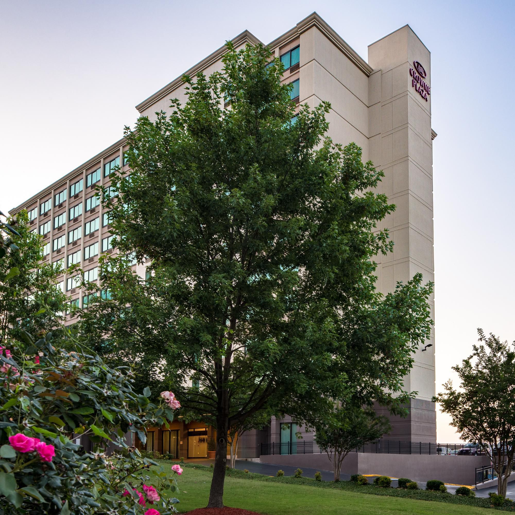 Our Memphis hotel is just 5 mins from St. Jude Children&#39;s Hospital