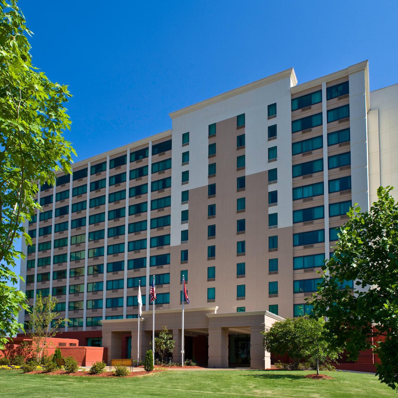 Downtown Memphis Hotel near Memphis Zoo Crowne Plaza Memphis Downtown