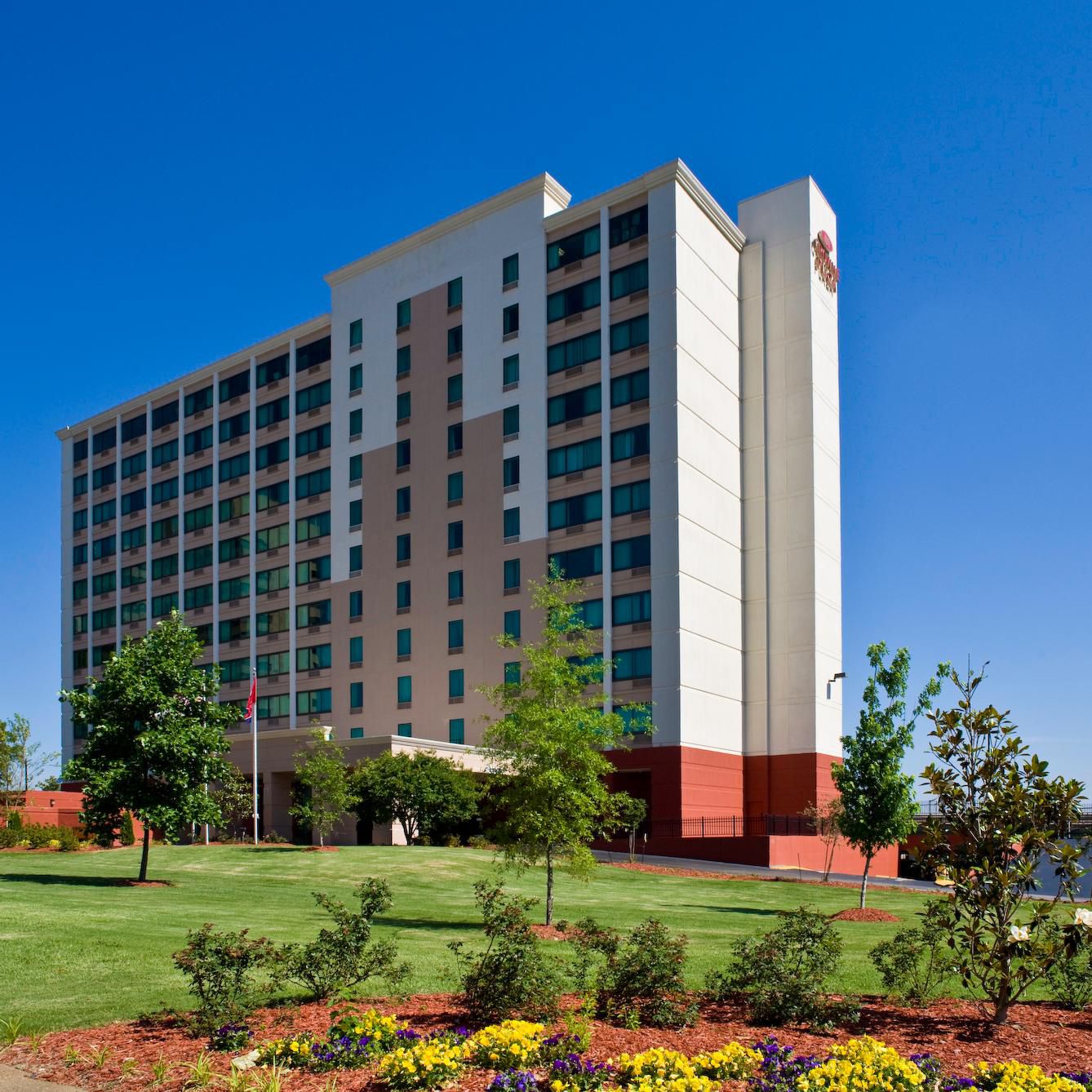 Enjoy everything Memphis while staying at our downtown hotel. 