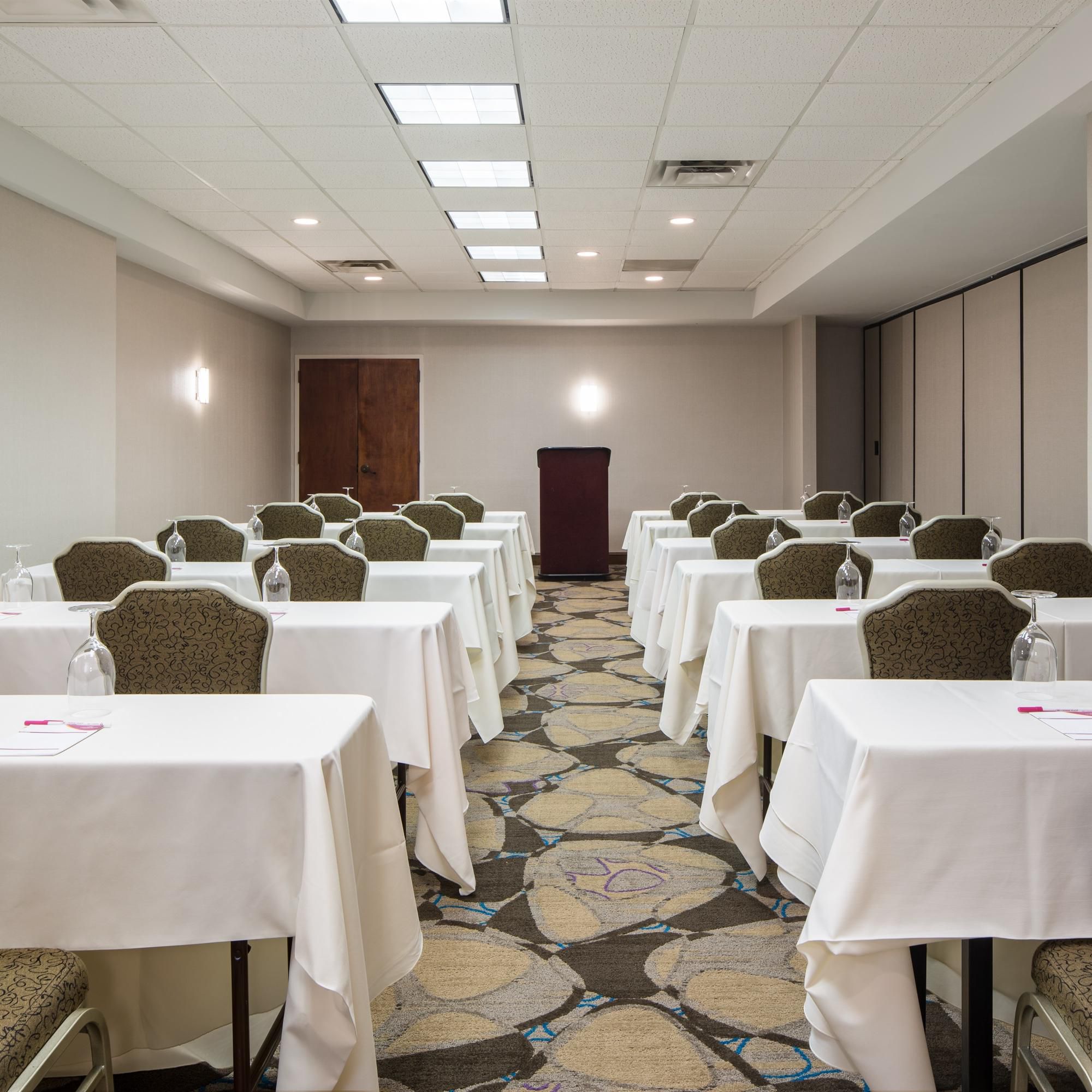 Host your next meeting in downtown Memphis at our hotel!