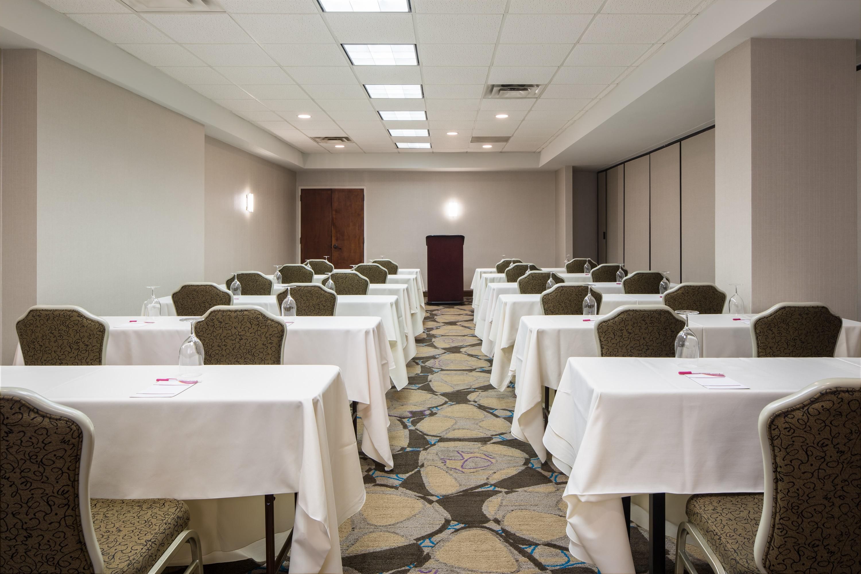Host your next meeting in downtown Memphis at our hotel!