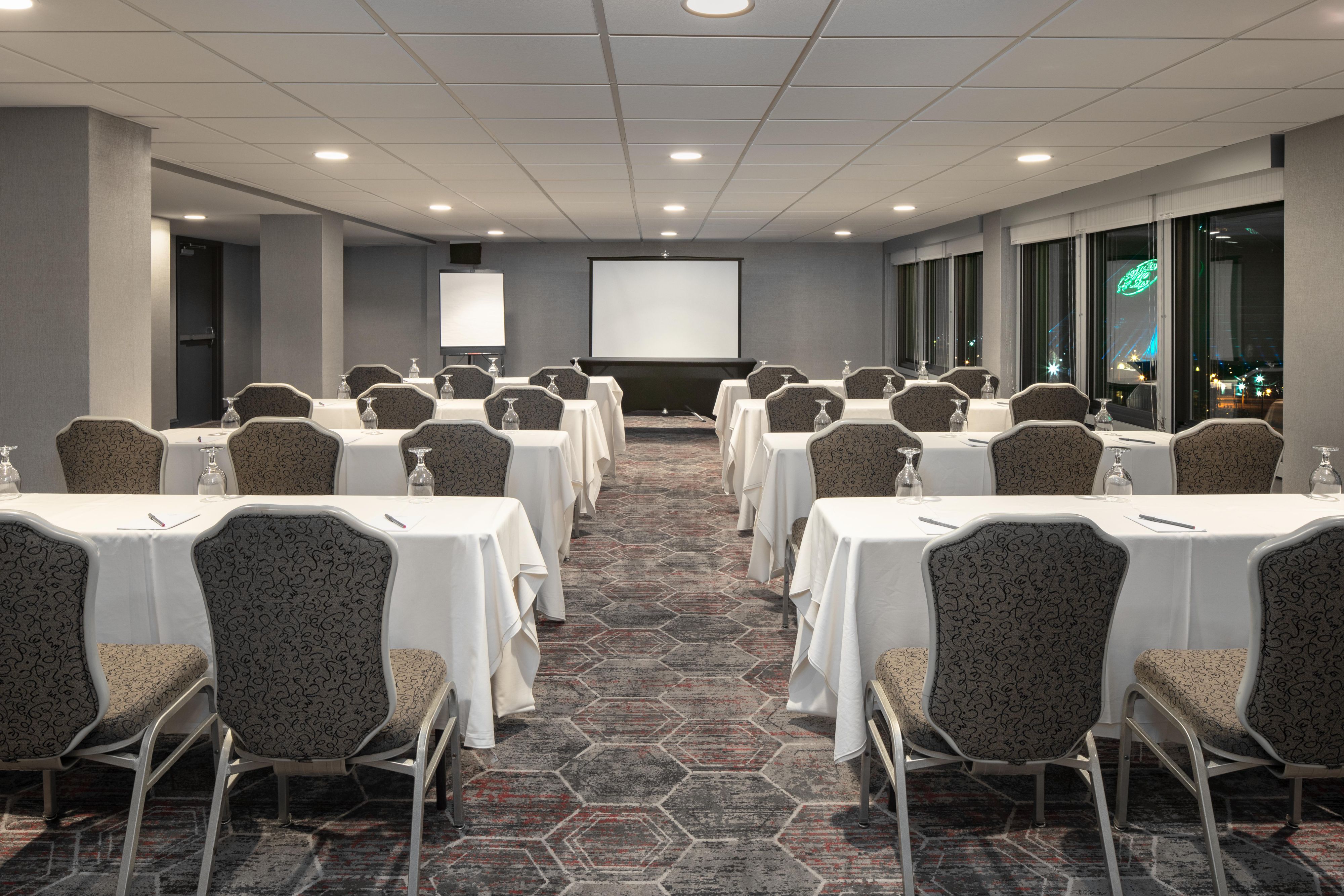 Host your next meeting in Memphis in our renovated meeting space