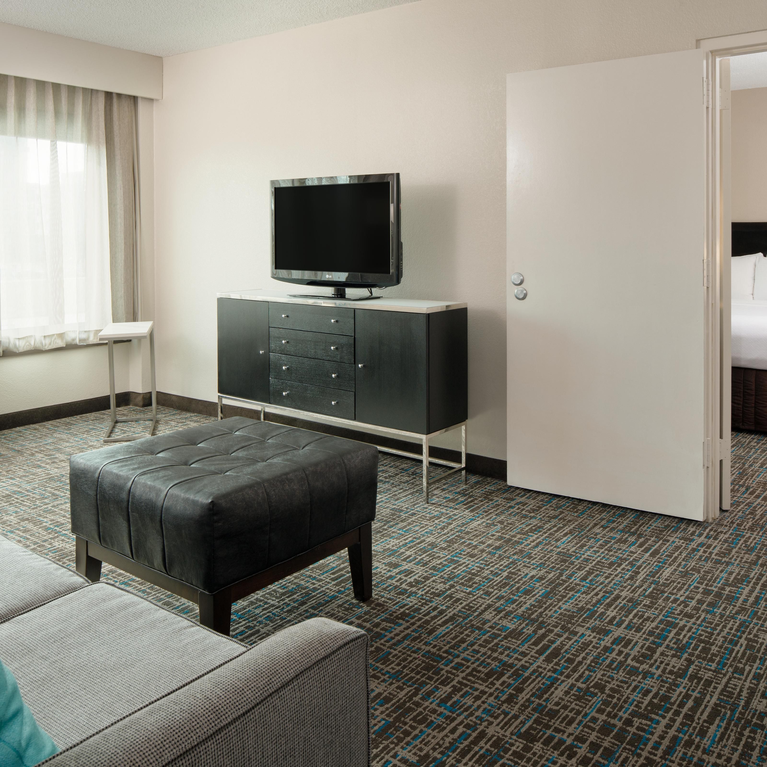 Book your suite at our hotel when visiting Memphis, TN