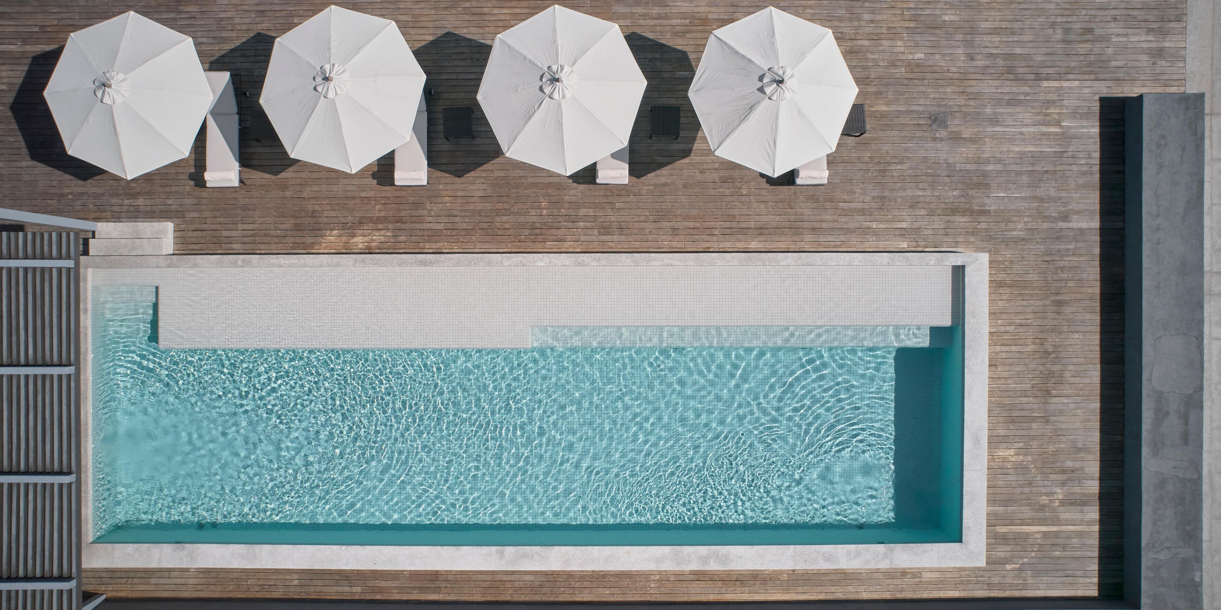 $hotelInfo.mediaDetails.welcomePhotos.primaryPhoto.caption}