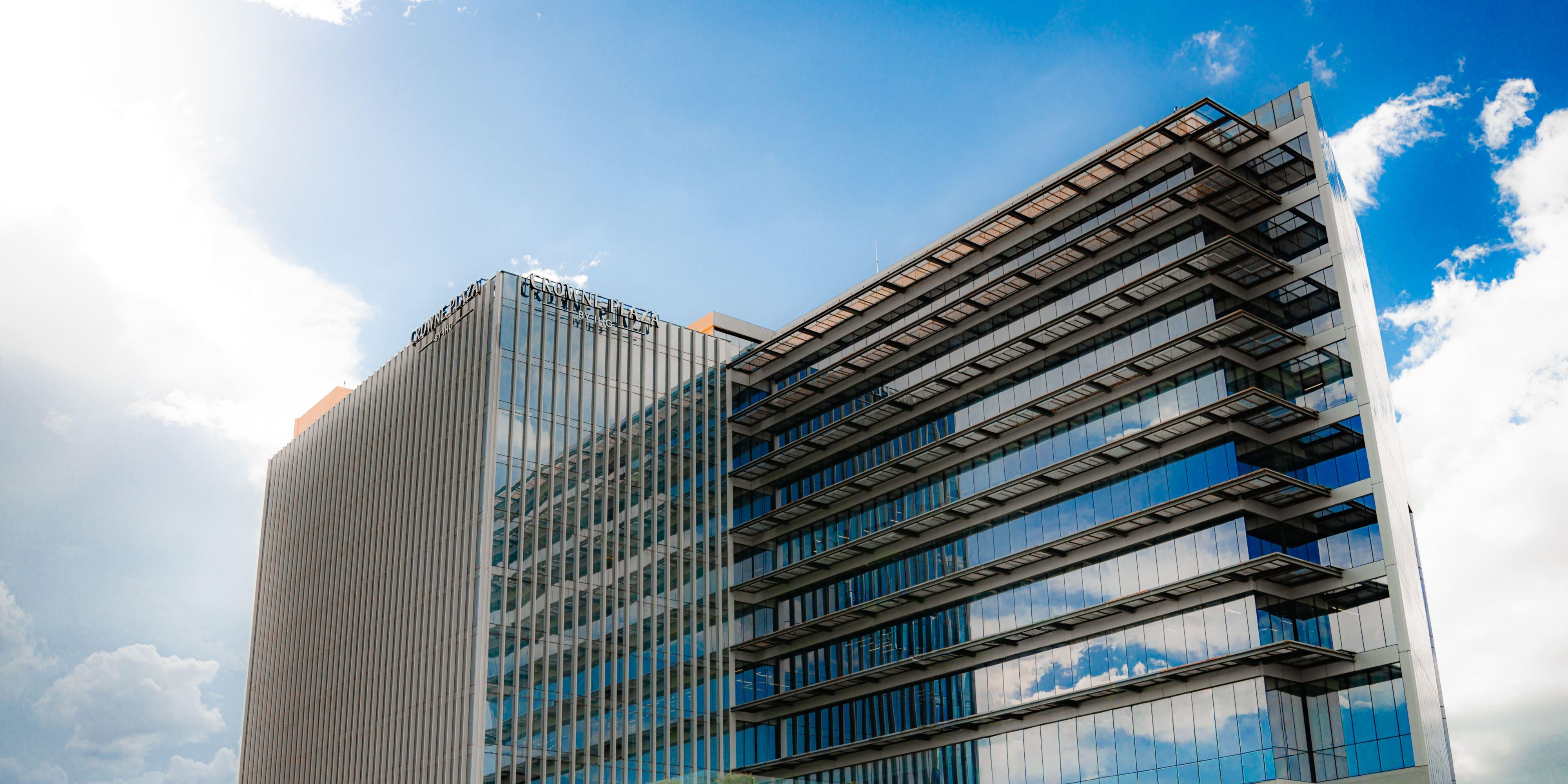 $hotelInfo.mediaDetails.welcomePhotos.primaryPhoto.caption}