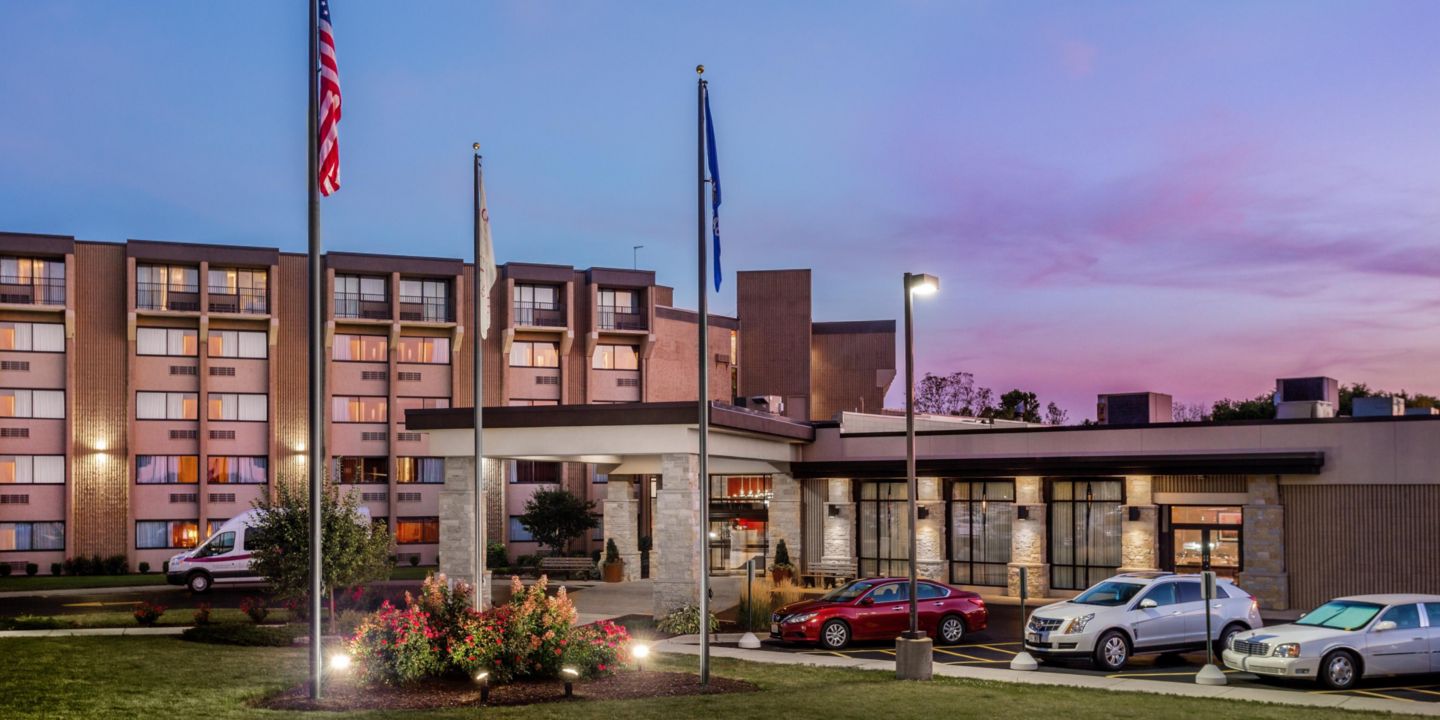 Crowne Plaza Milwaukee South Hotel Meeting Rooms for Rent