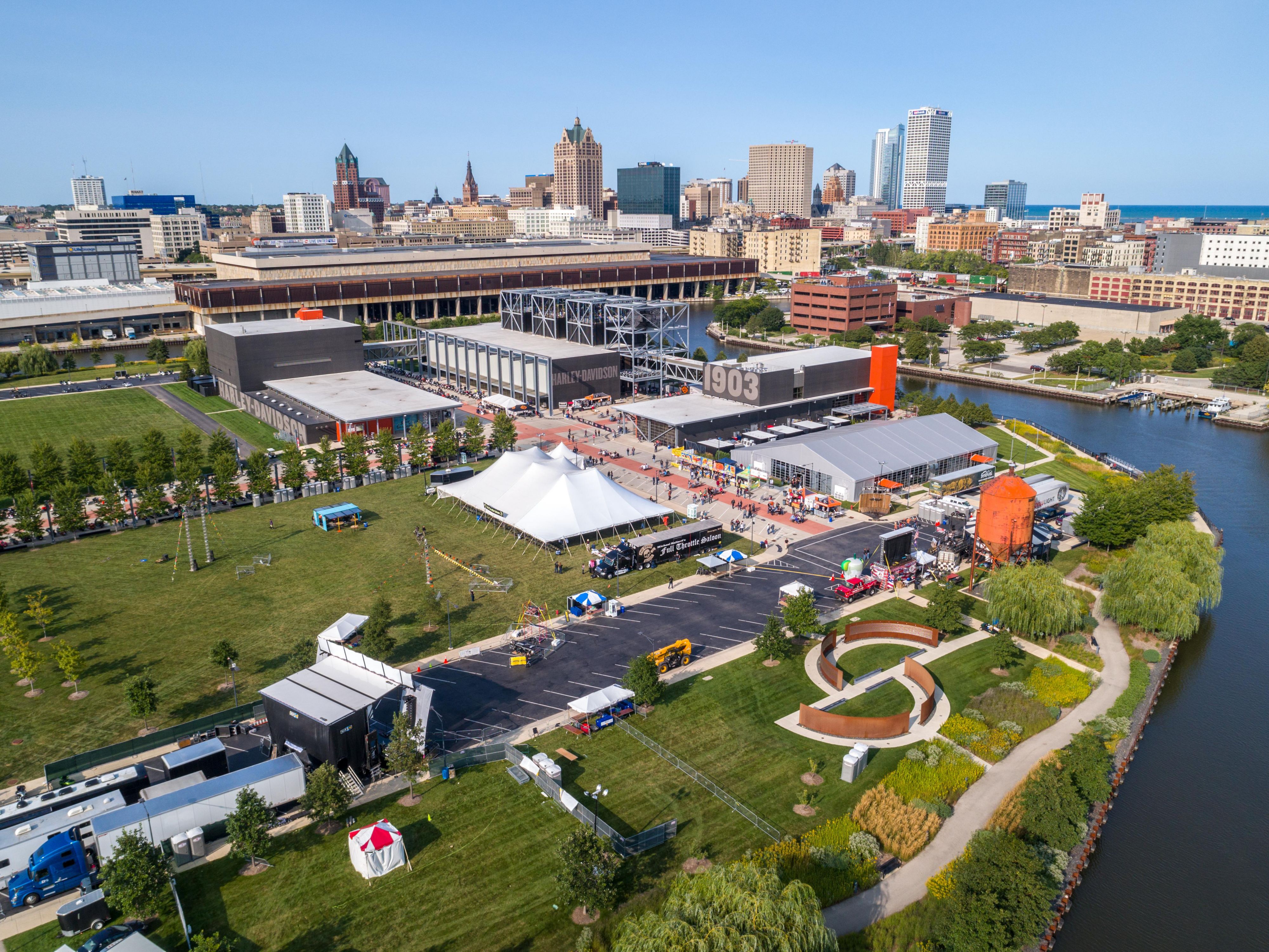 downtown milwaukee