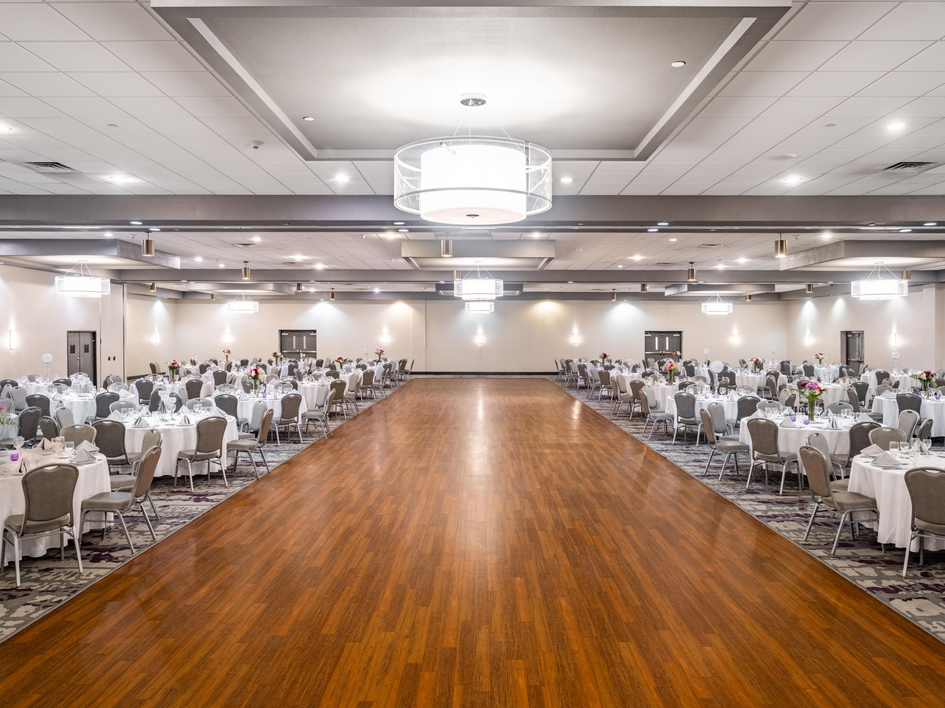 As the only upscale, full-service hotel near Milwaukee International Airport with expansive event space, Crowne Plaza Milwaukee South offers more than convenience. Enjoy free shuttle service, stylish renovated guest rooms, modern amenities, and the area’s largest hotel-connected function room—all at a price that makes sense for business or leisure.