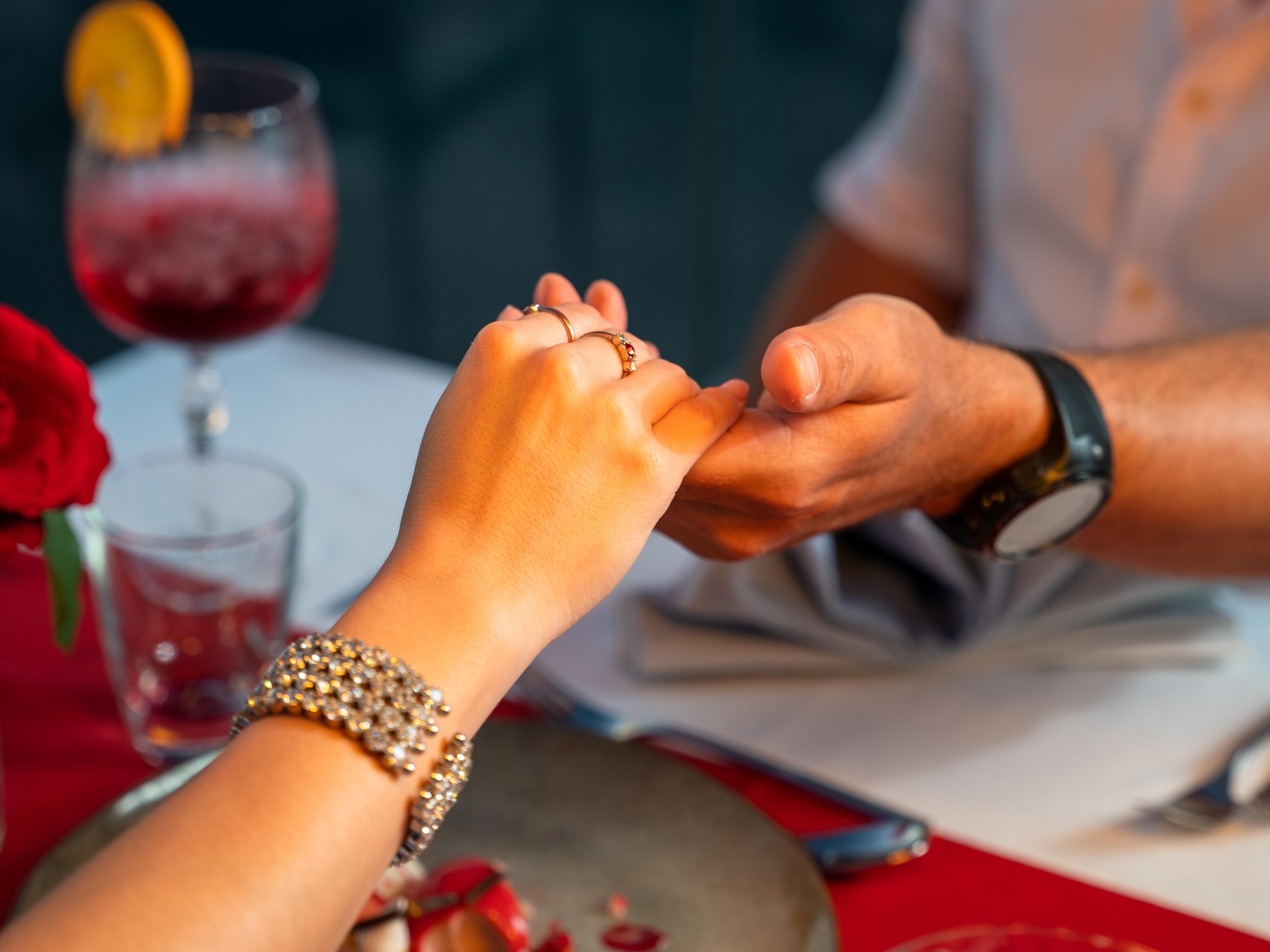 Whisk away to Crowne Plaza Muscat for a romance-filled beachfront retreat. Celebrate new love or mark a special anniversary with the enchanting Gulf of Oman as your backdrop. Crafted to perfection, our bespoke honeymoon dining deals cater to your every desire and ensure an indelible romantic escape.