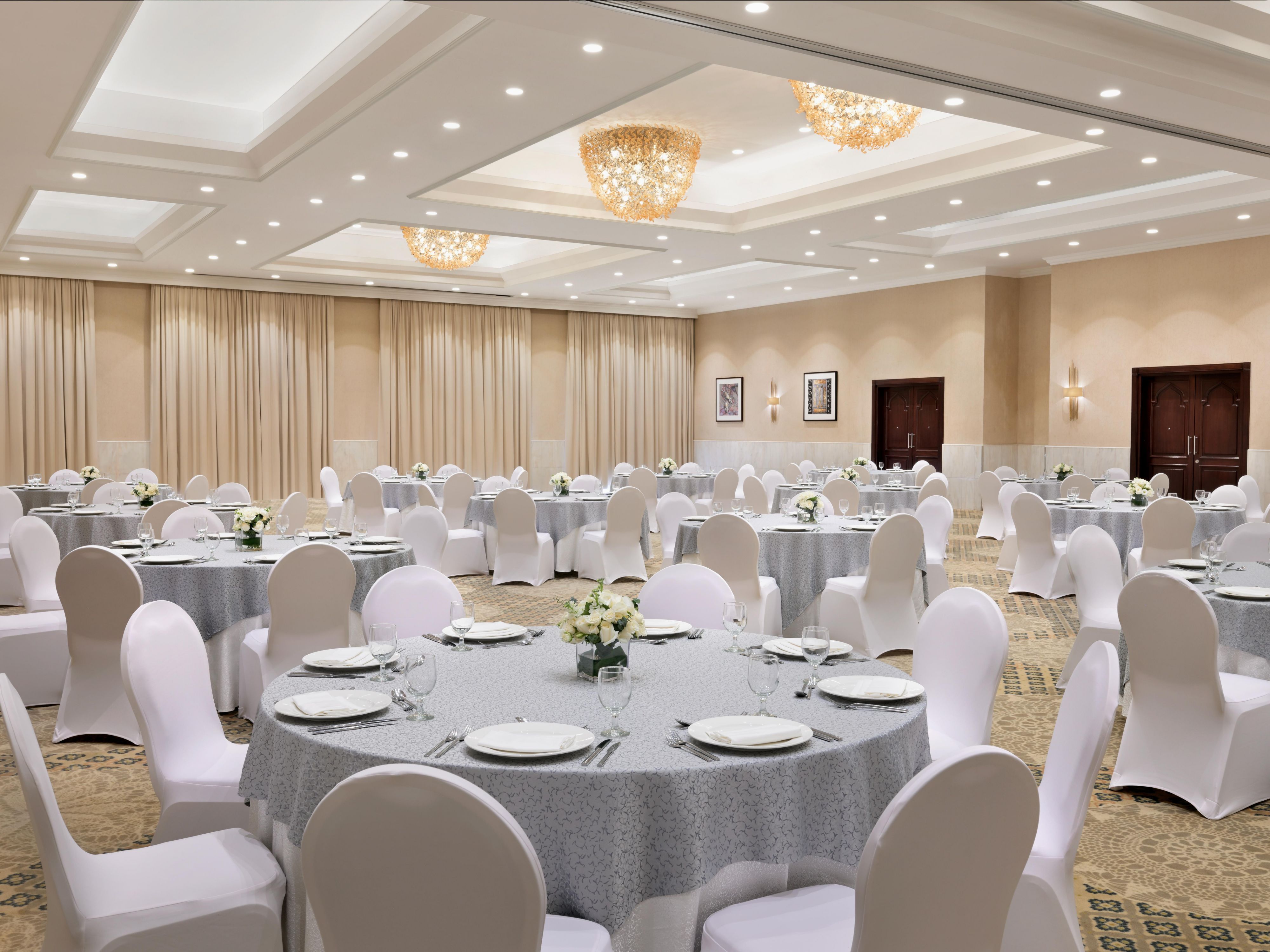 Al Sindbad, the perfect setting for banquets and gatherings.