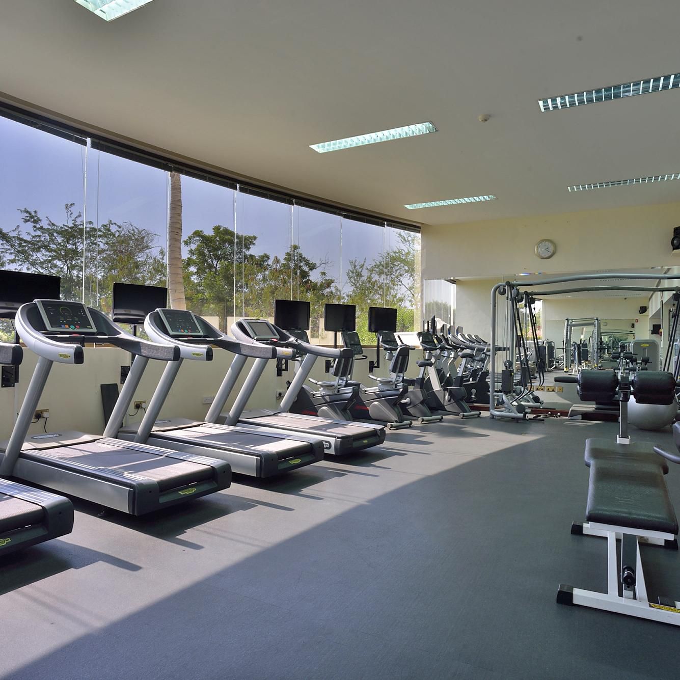 Cliff Club: 24h fully equipped Fitness Facility