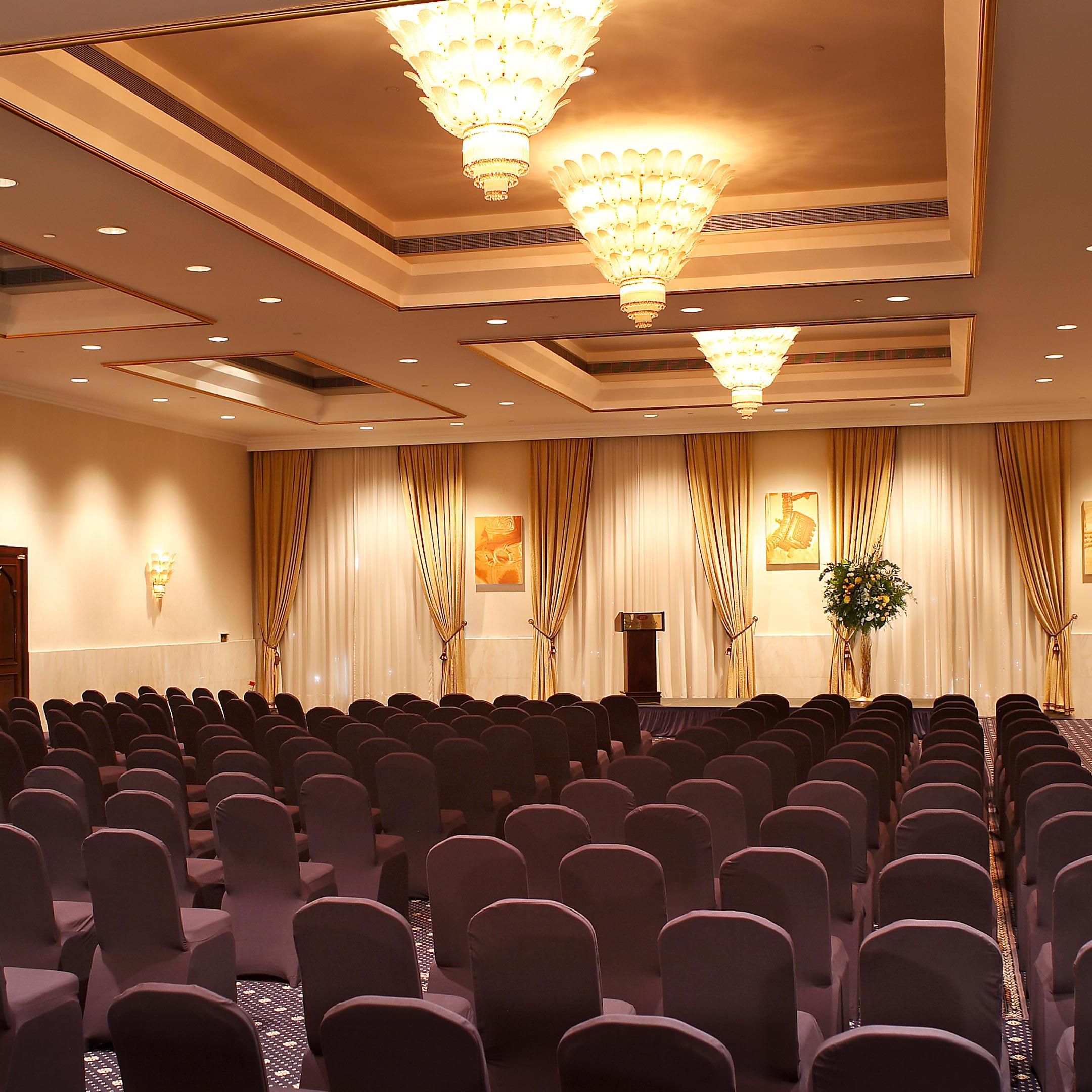 Al Sindbad ballroom can accommodate up to 600 persons