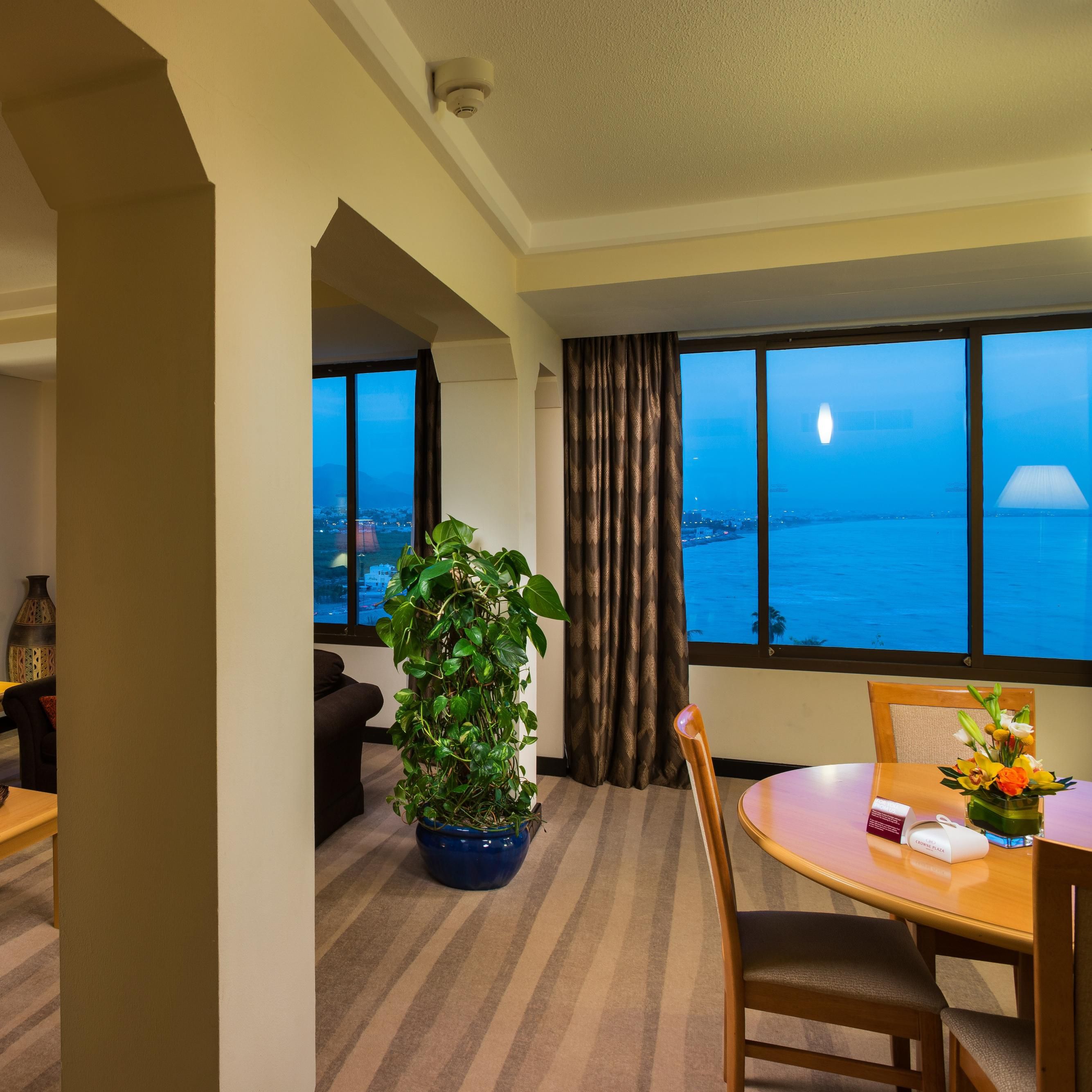 Spacious Suite Lounge and dining area with sea view