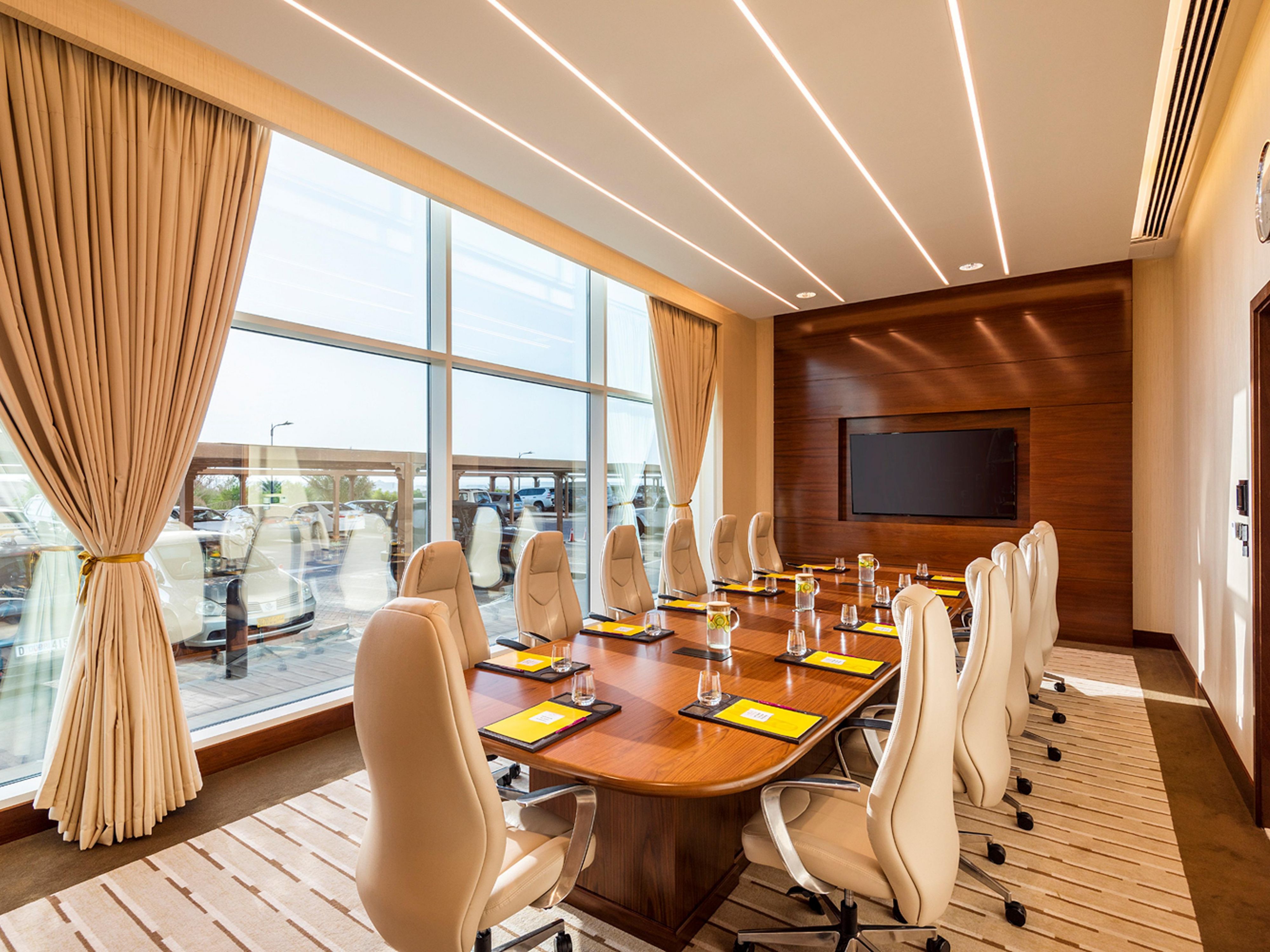 Your time matters. Organise your meeting with us and we will take care of every detail, respecting the rules of social distancing.
Crowne Plaza Muscat OCEC has seven exceptional, spacious meeting venues, with a total area of meeting space exceeding 650 square metres.