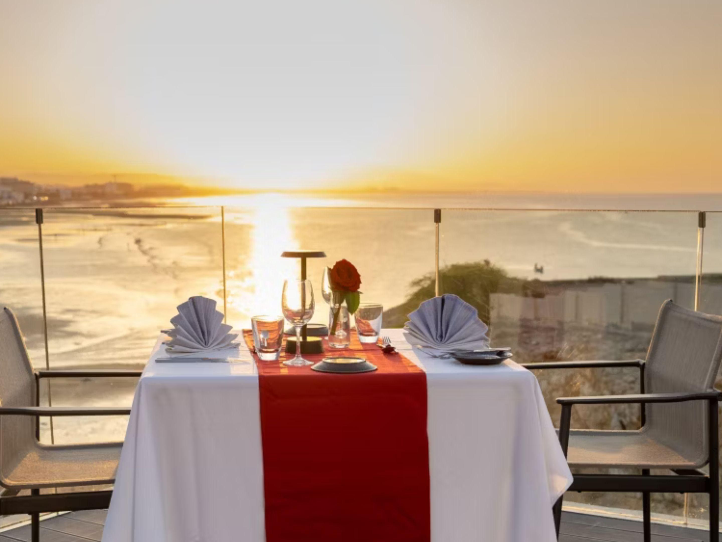 Whisk away to Crowne Plaza Muscat for a romance-filled beachfront retreat. Celebrate new love or mark a special anniversary with the enchanting Gulf of Oman as your backdrop. Crafted to perfection, our bespoke honeymoon dining deals cater to your every desire and ensure an indelible romantic escape.
