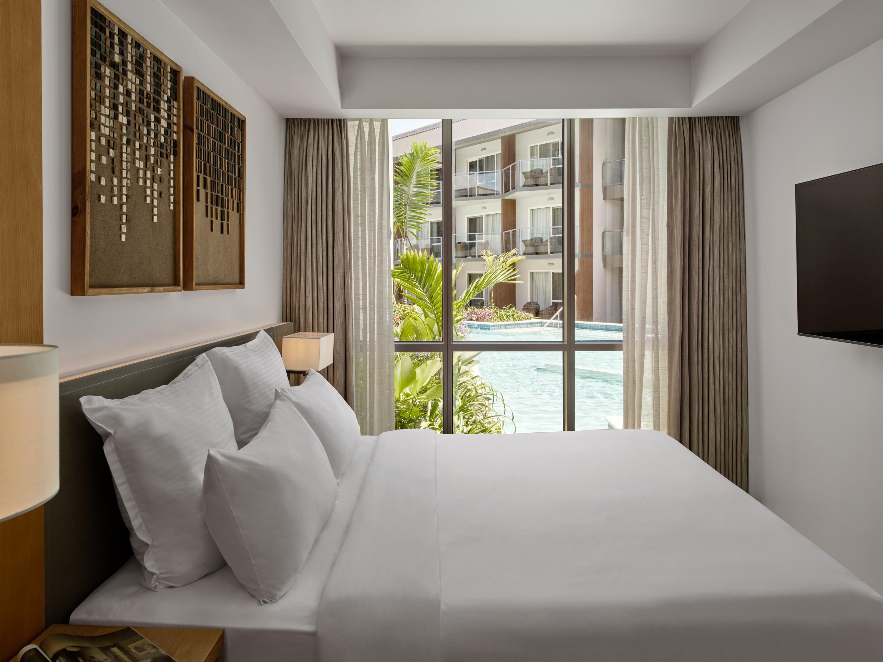 Spread out and relax in one of our luxe junior suites, family suites, or one-bedroom and two-bedroom suites. Or indulge in a Premier Suite for the ultimate oceanfront stay.