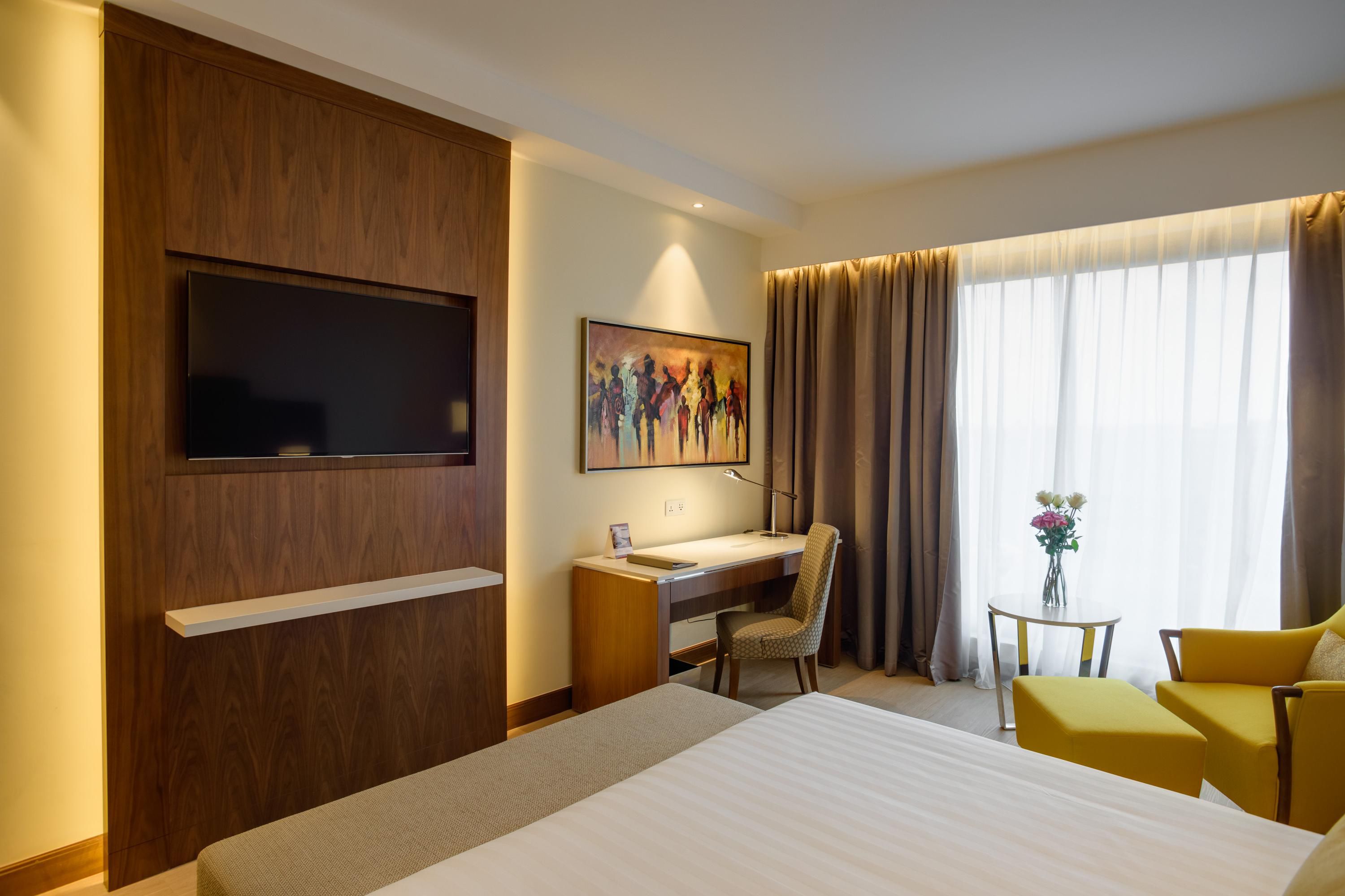https://digital.ihg.com/is/image/ihg/crowne-plaza-nairobi-5392839382-3x2