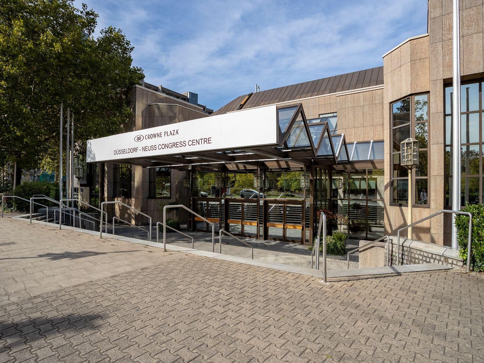 Business Hotel in Dusseldorf Crowne Plaza Dusseldorf Neuss