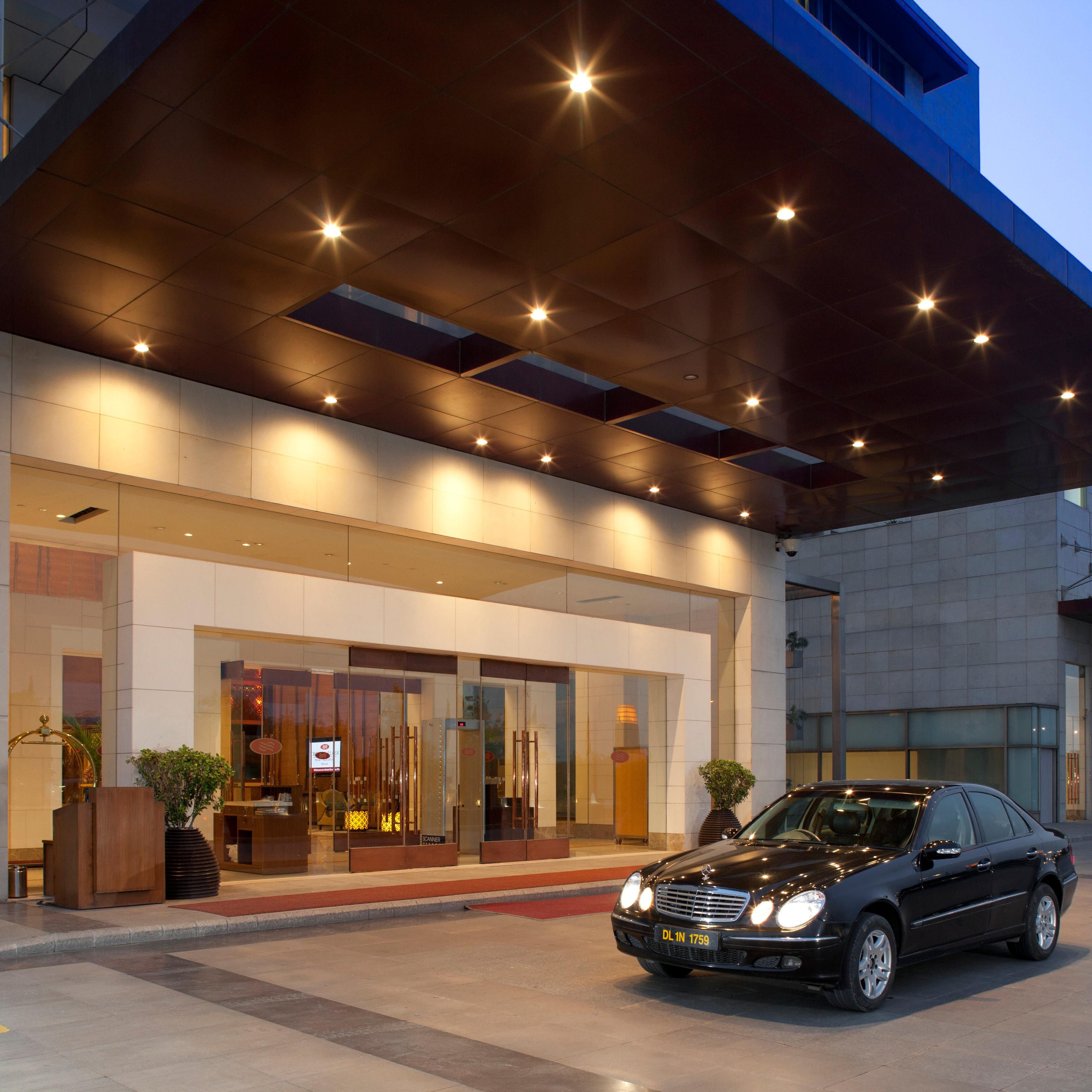 Feel the vibrant and classy ambience right from hotel entrance