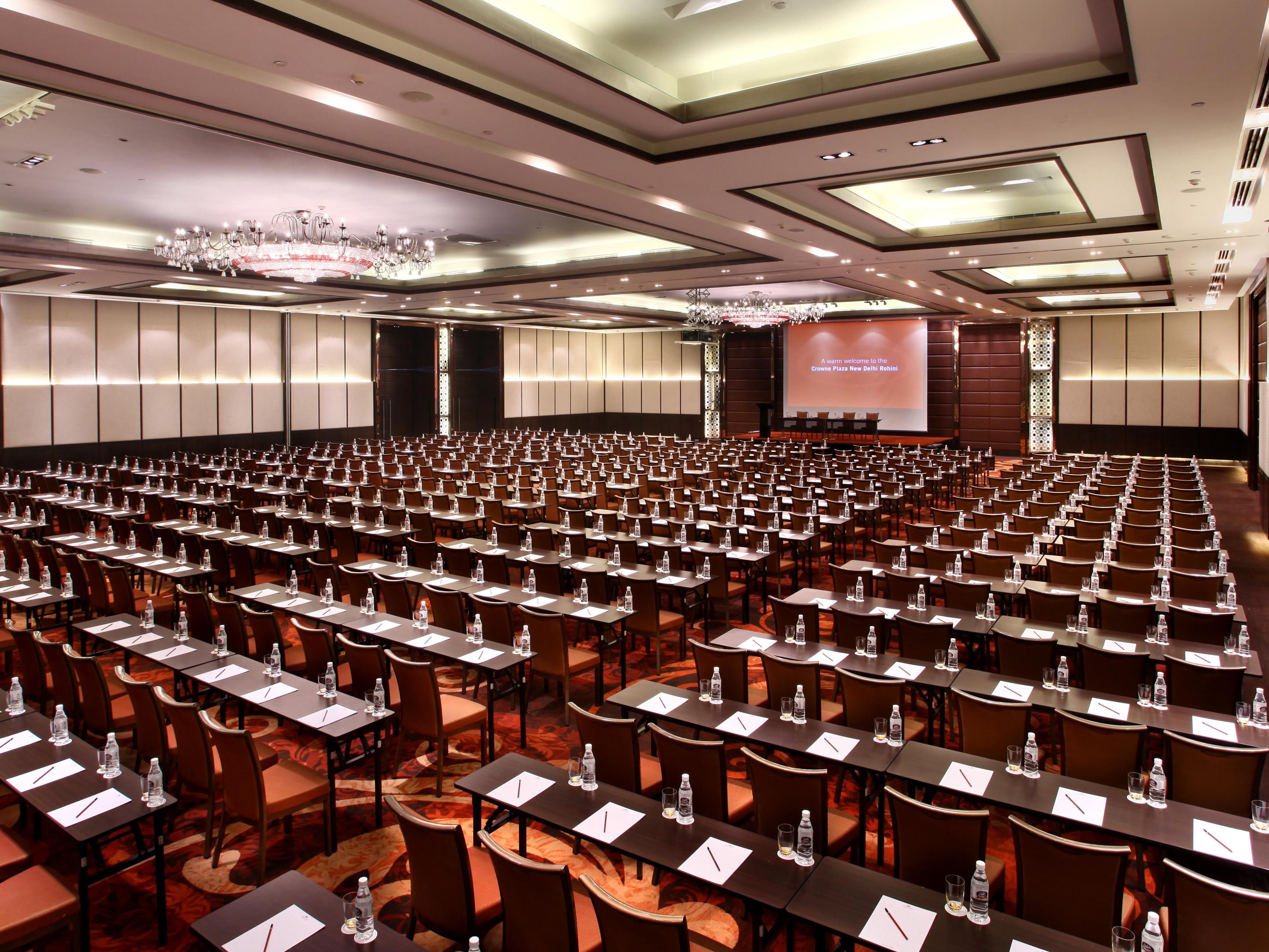With one of the largest meeting spaces in the city with 55,000 sq.ft. area, hotel comprises of 11 elegant designed meeting spaces catering to various events. It has flexible spaces & a variety of customized catering options that suit each requirement. Hotel also offers a dedicated Concierge and ensures a 2-hour response guarantee to all inquiries.