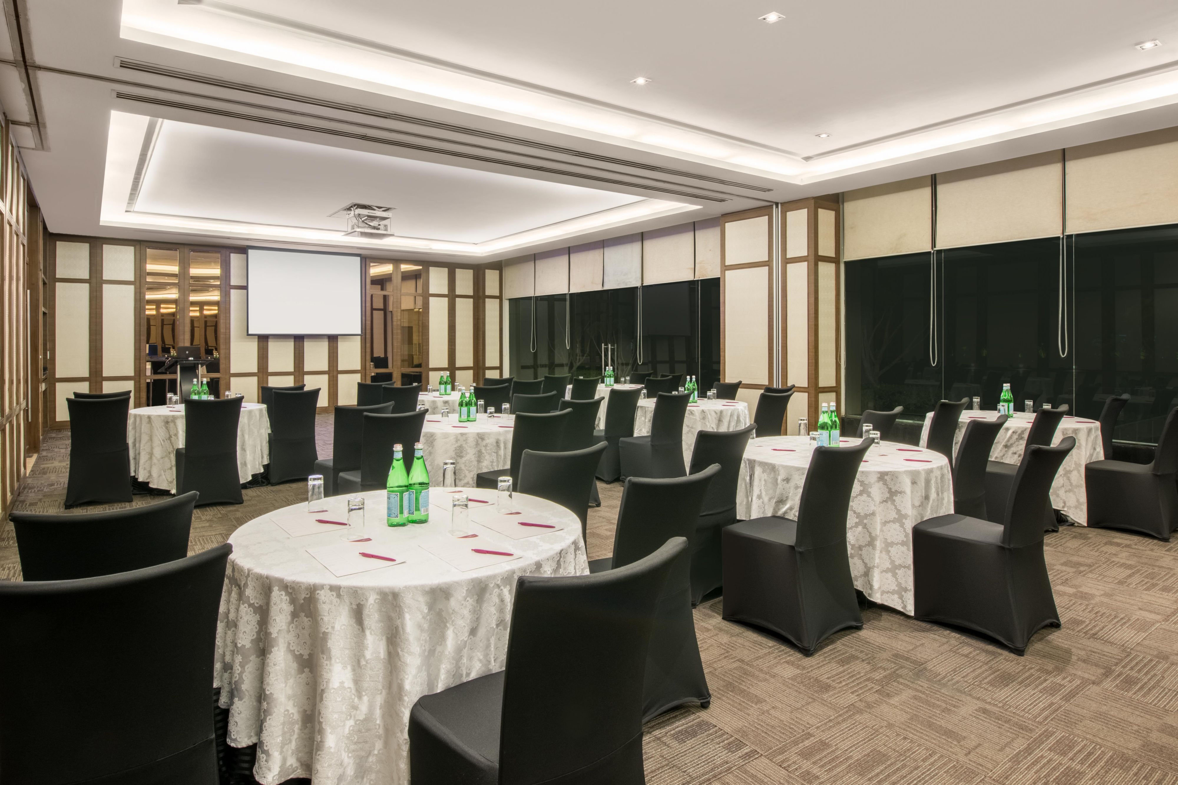 Pearl ballroom is best suited for small &amp; medium size meetings