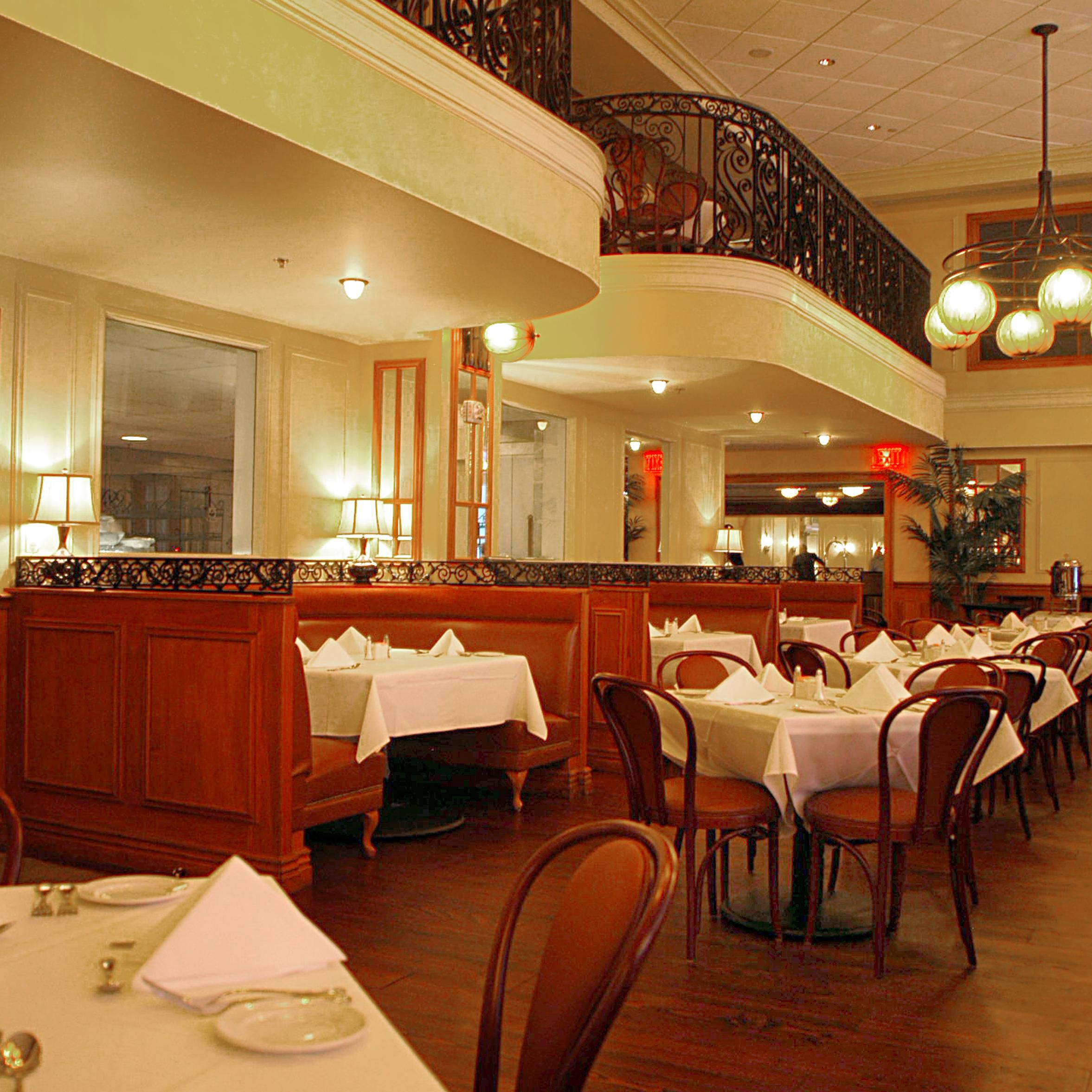 Astor Crowne Plaza - Brennan&#39;s Bourbon House Restaurant