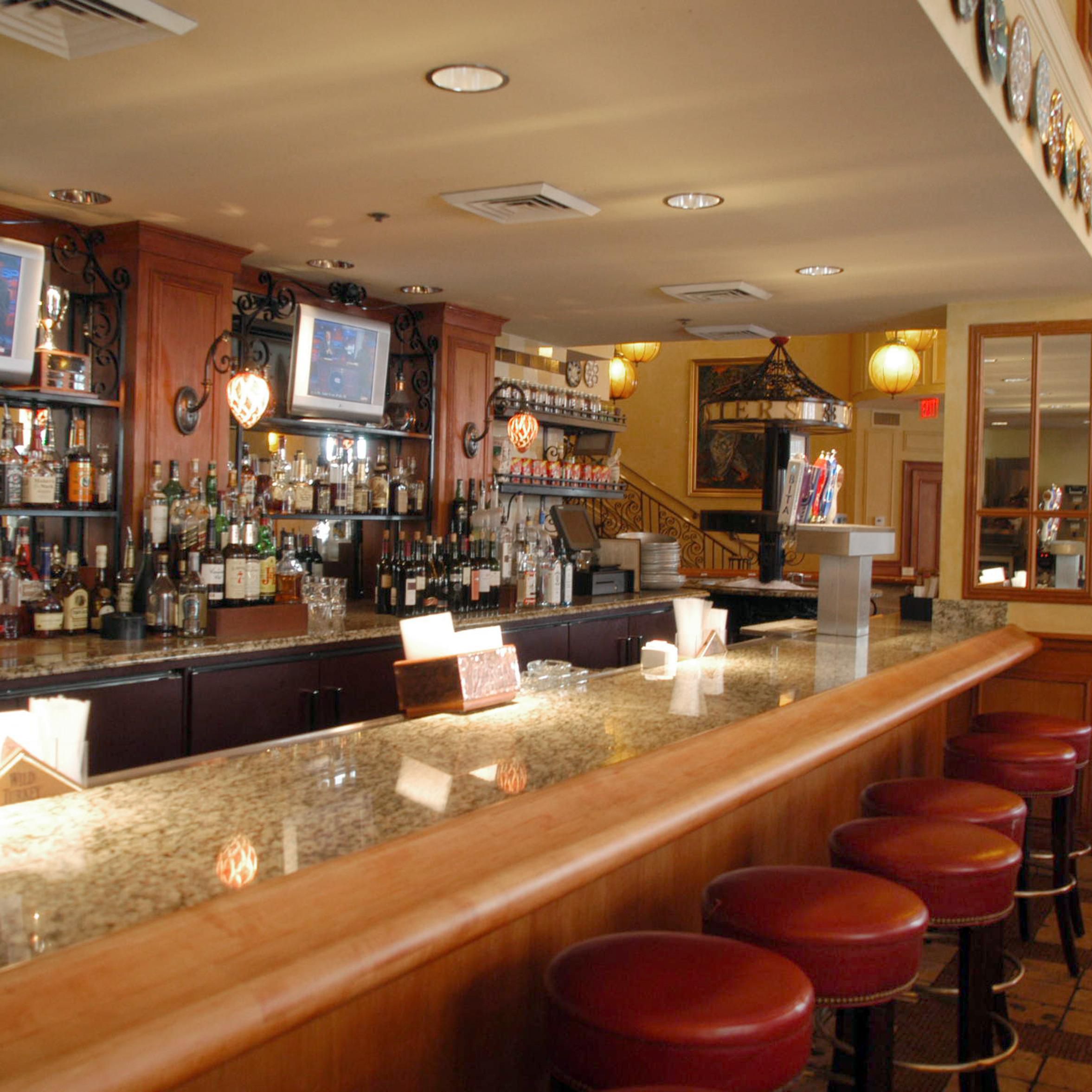 Astor Crowne Plaza Hotel - Bourbon House Bar