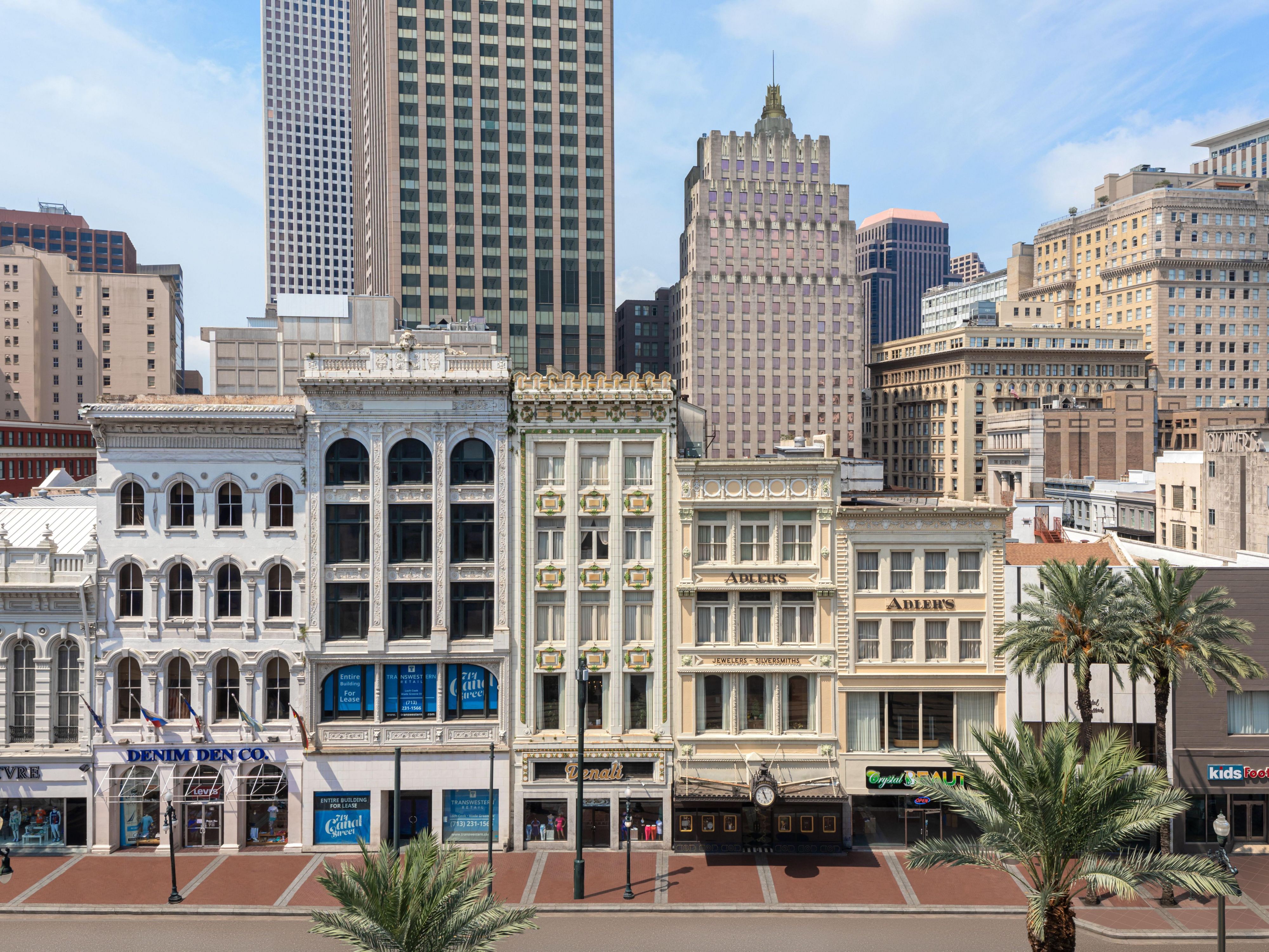 Exterior of Crowne Plaza New Orleans