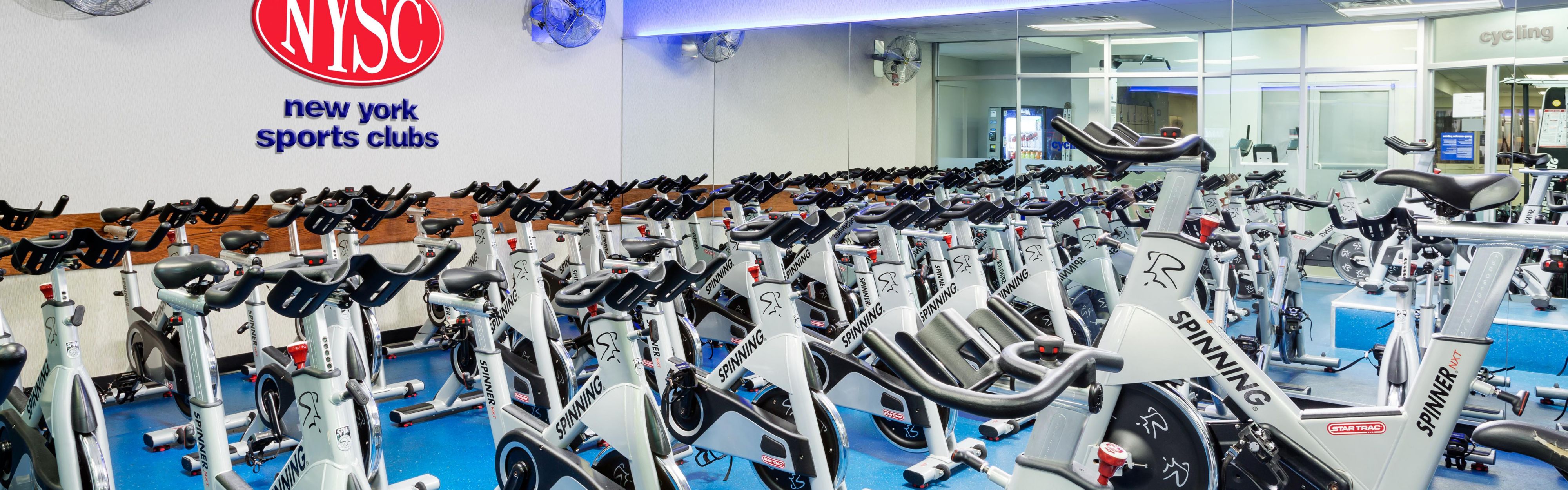 New York Sports Club has plenty of aerobics fitness machines.