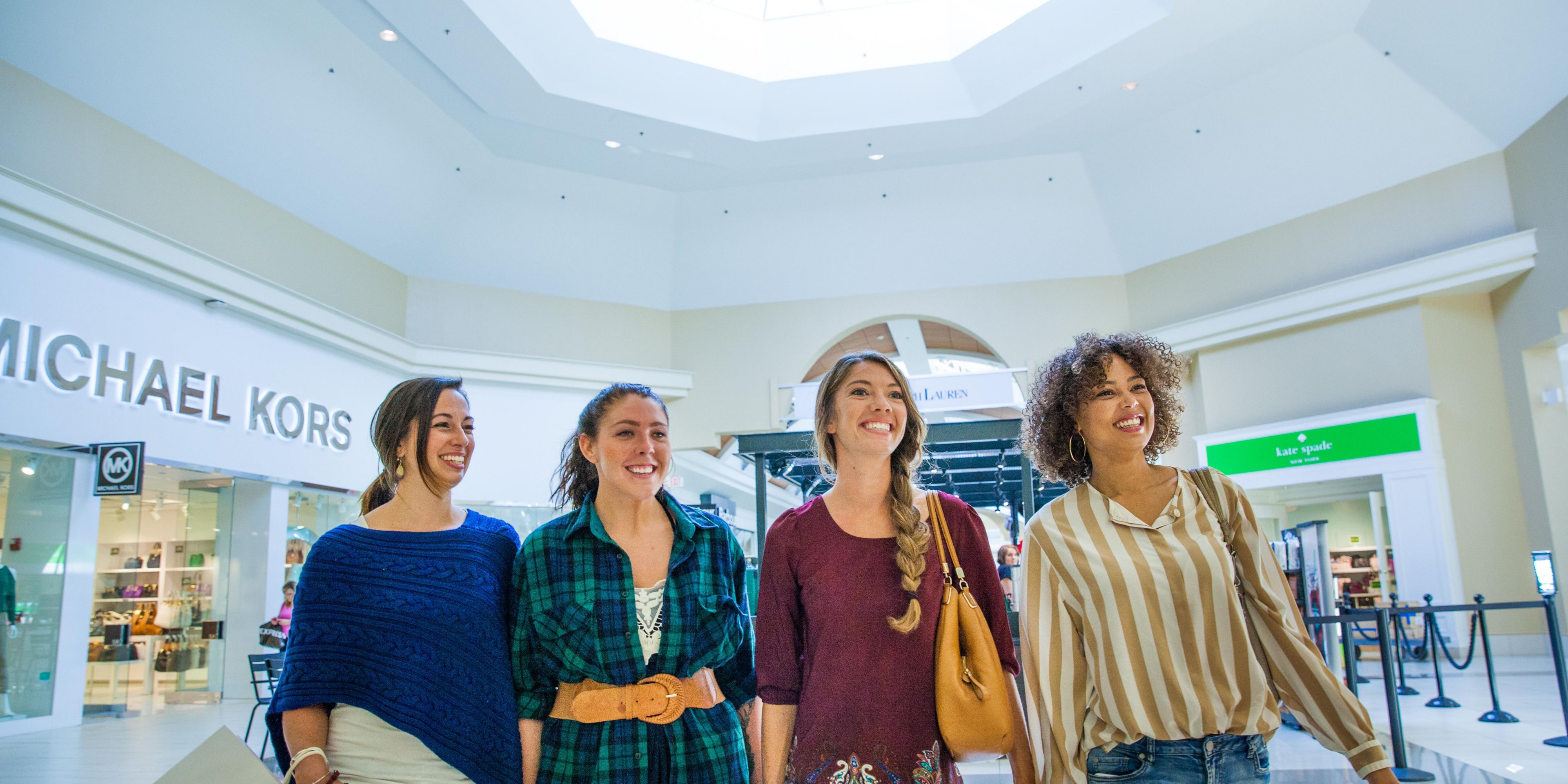 Just minutes from Crowne Plaza, the Fashion Outlets of Niagara Falls offer top brands at unbeatable prices. From designer deals to everyday essentials, it’s the perfect shopping destination during your stay! 
