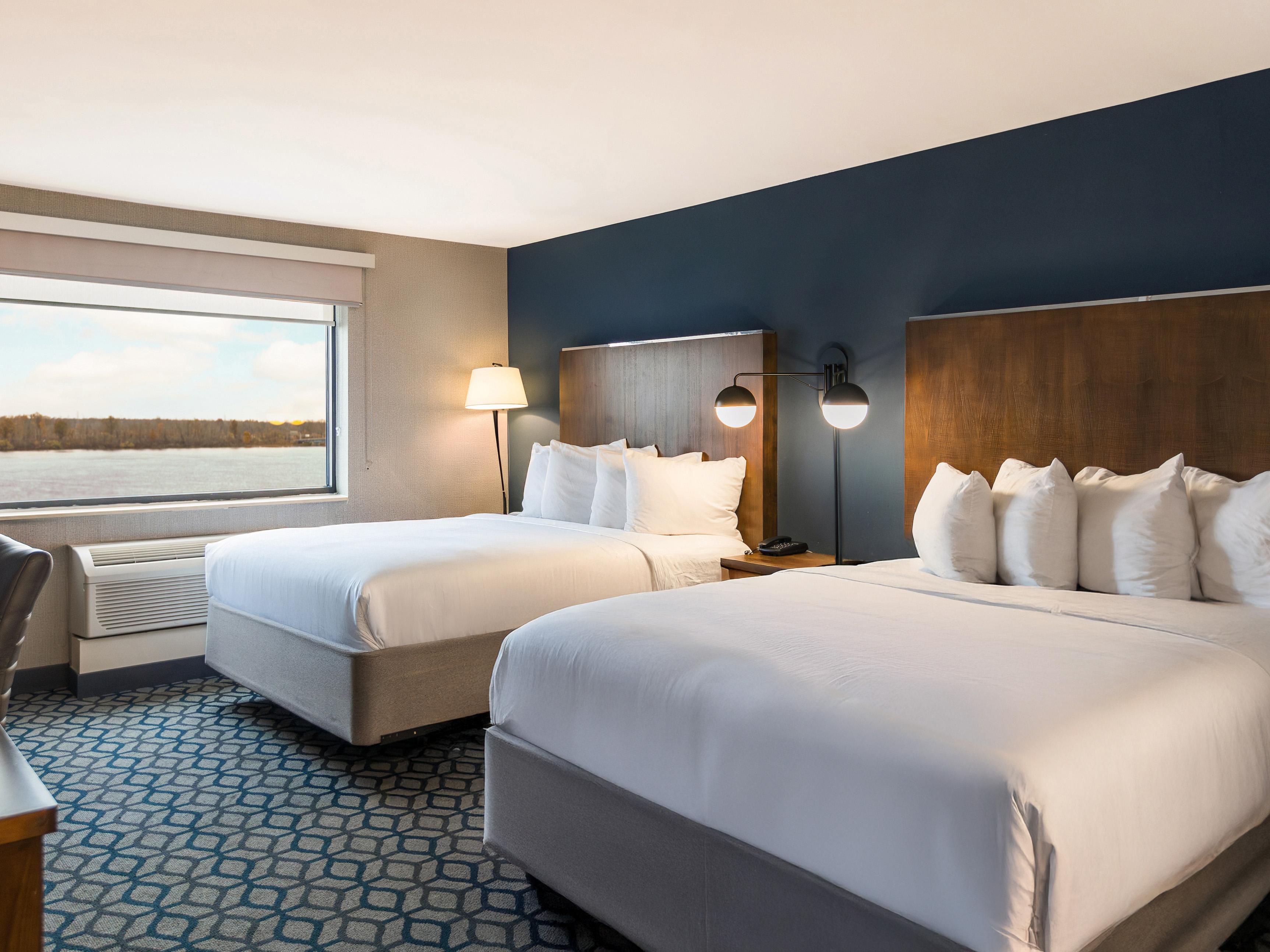 Two queen beds with Riverview 