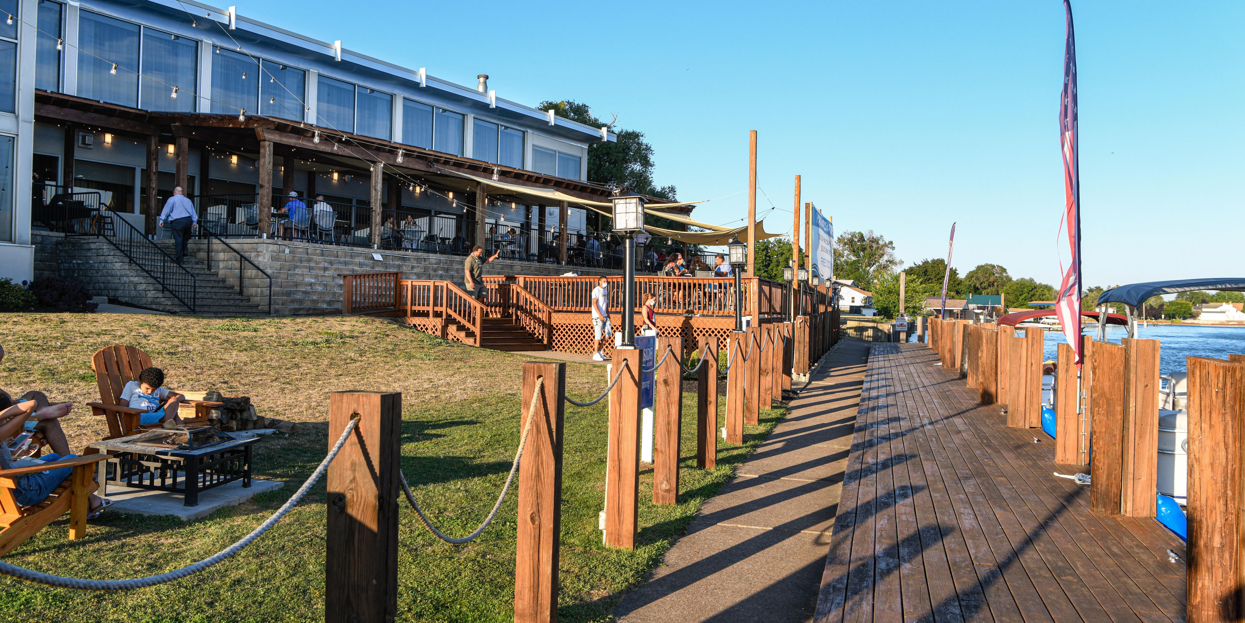 Traveling with pets? Crowne Plaza Niagara Falls NY – Riverside offers plenty of green space for your four-legged companions to stretch, play, and enjoy the fresh air along the scenic Niagara River. A pet-friendly stay with room to roam—because they deserve a getaway too! 