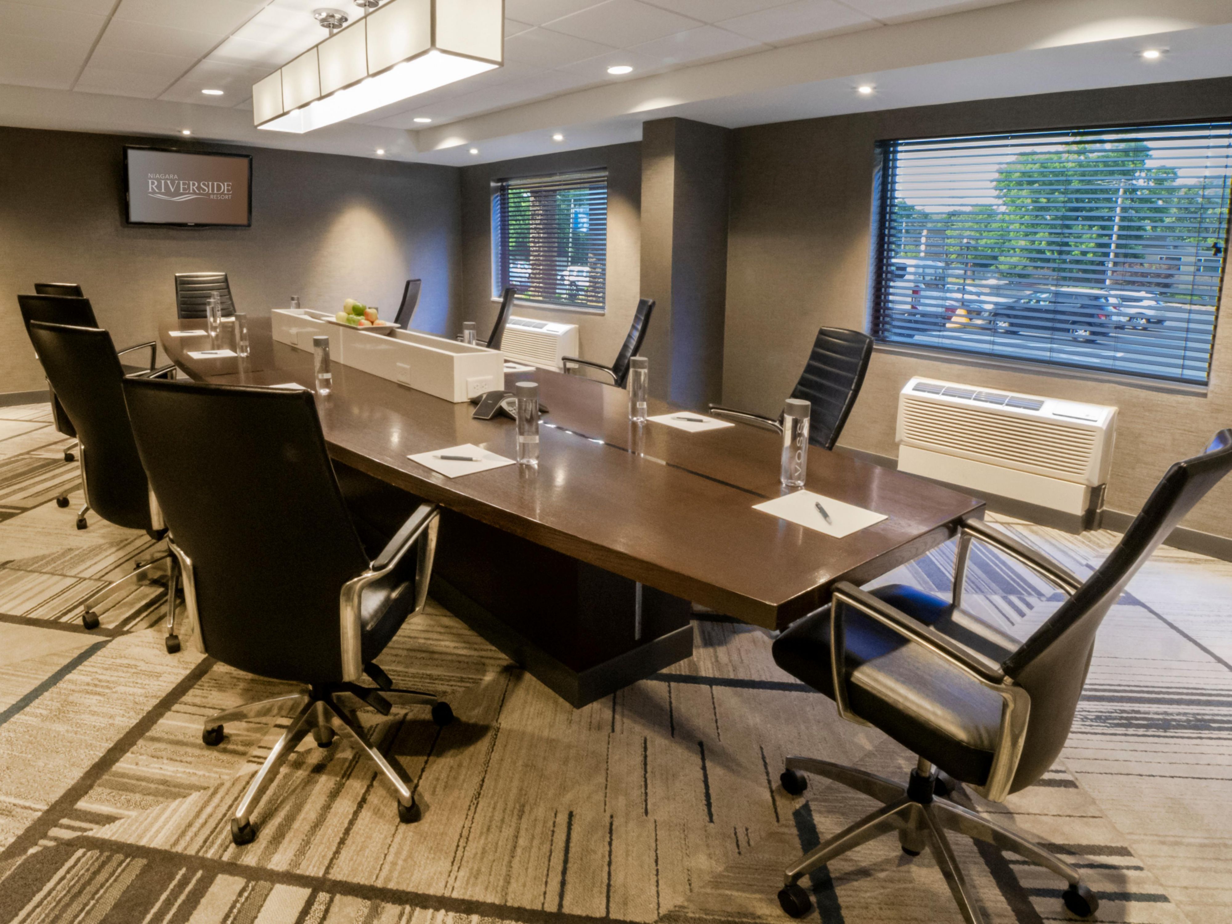 Host productive and seamless meetings at Crowne Plaza Niagara Falls NY – Riverside. With flexible event spaces, modern amenities, and a scenic backdrop of the Niagara River, we provide the perfect setting for conferences, team retreats, and business gatherings. 