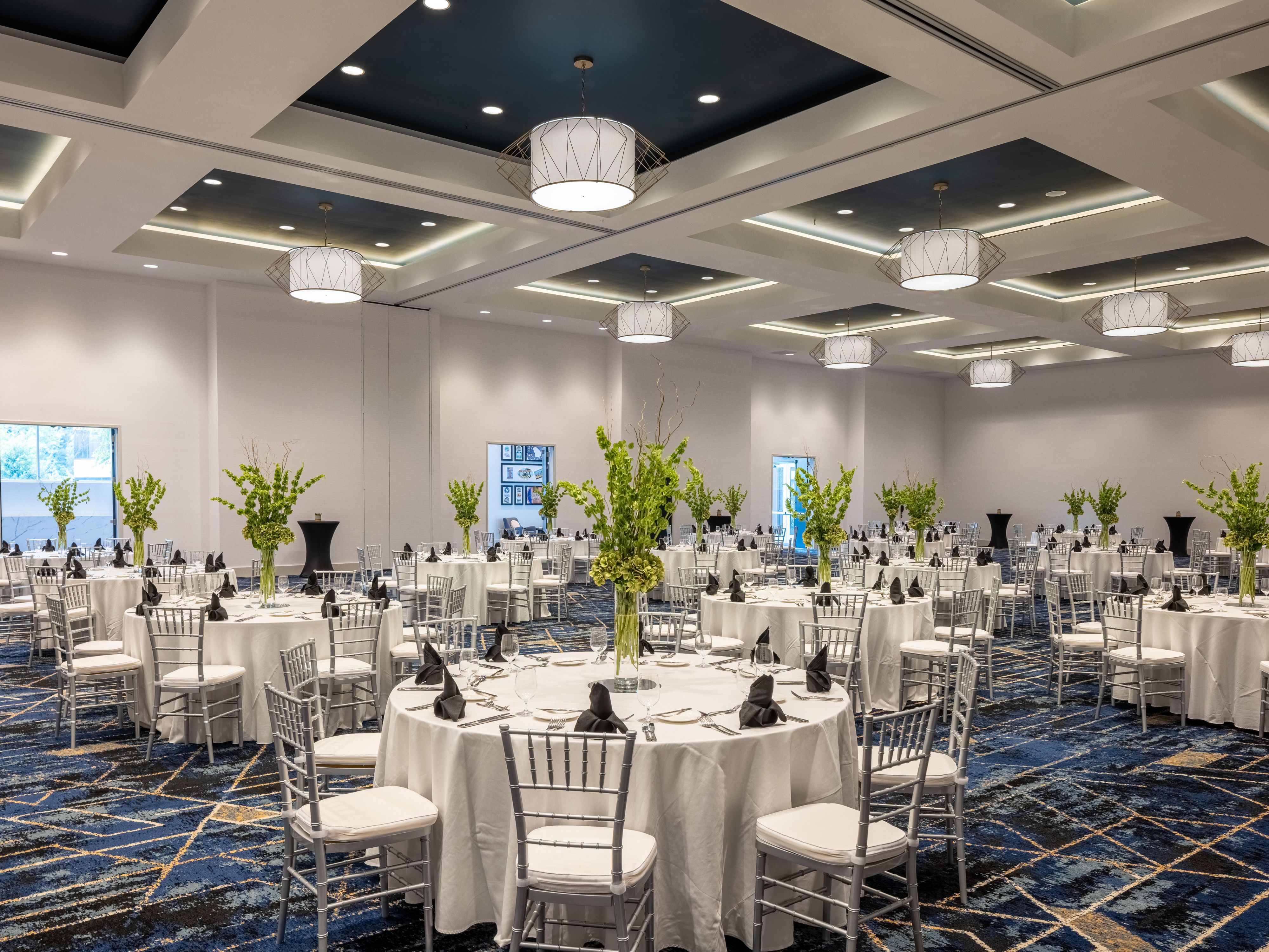 If you need to host a banquet, convention, wedding, or meeting, we offer seven flexible meeting spaces to pick from. Host a banquet for 500 guests in our Richmond Grand Ballroom or gather with coworkers for an impromptu meeting in The Boardroom. Our in-house catering and event planners will help you pull it all off. 