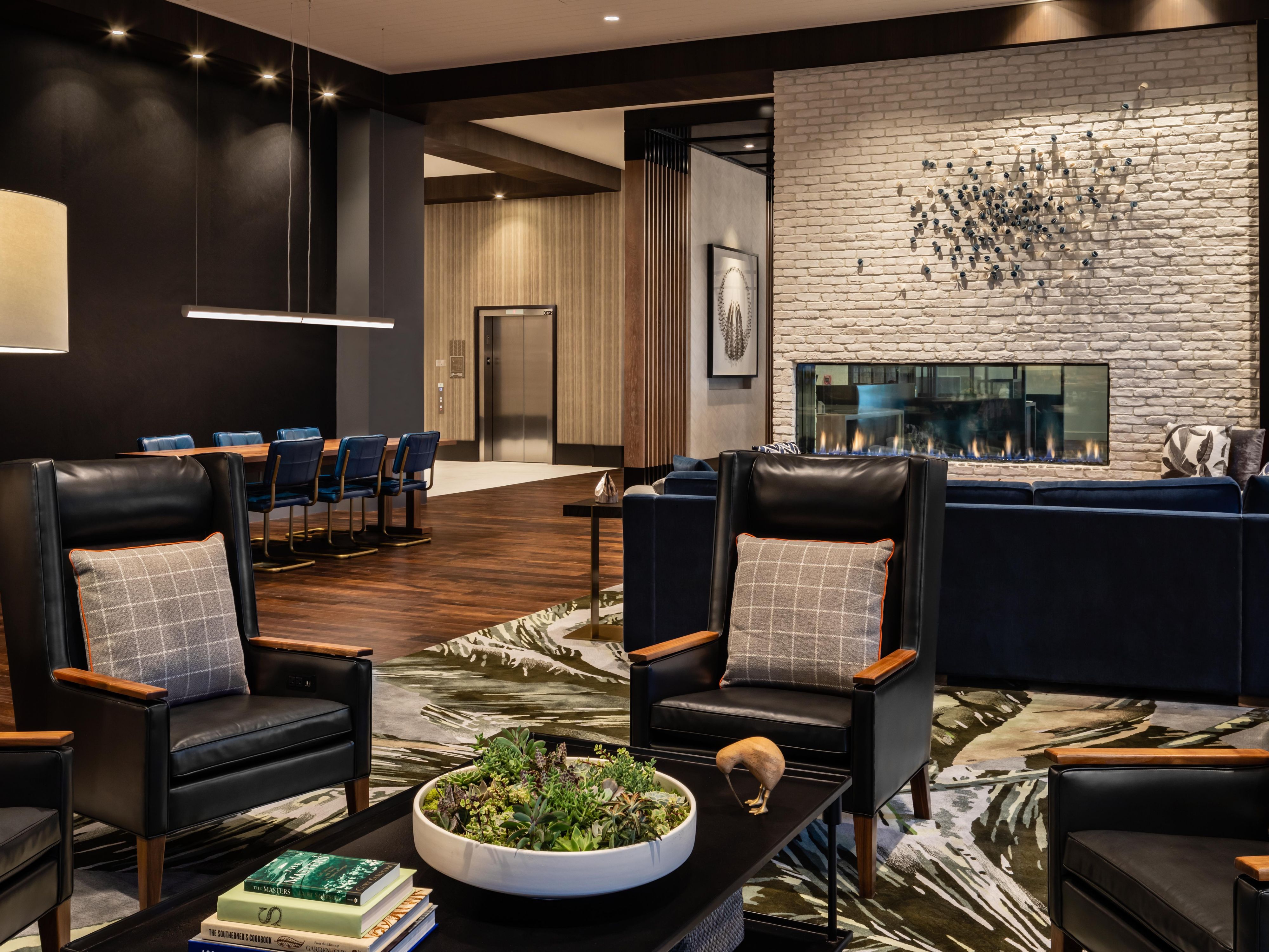 Lobby Lounge Area with seating, the Perfect Meet-Up Spot 
