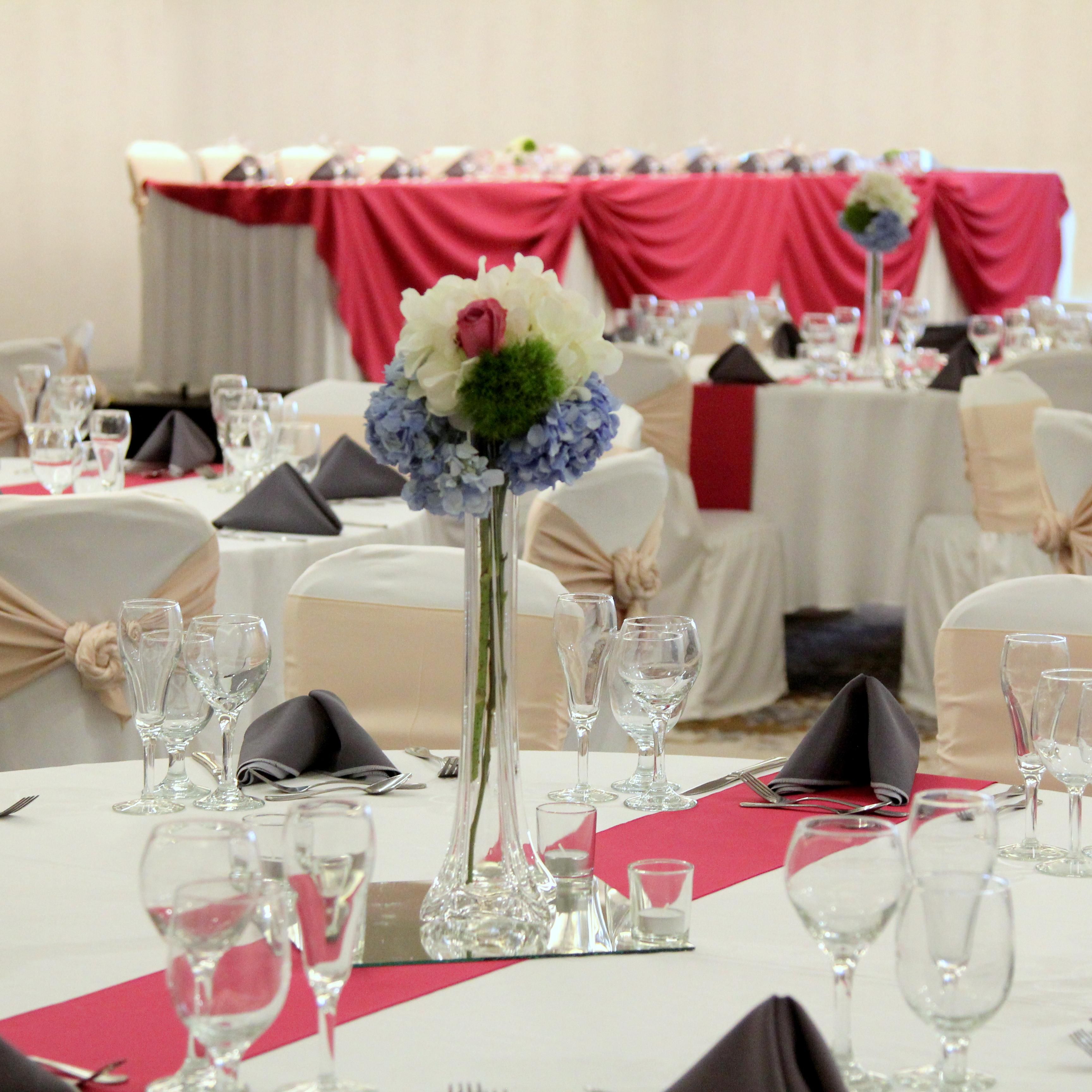 Let us plan your event in our newly renovated Lincoln Ballroom