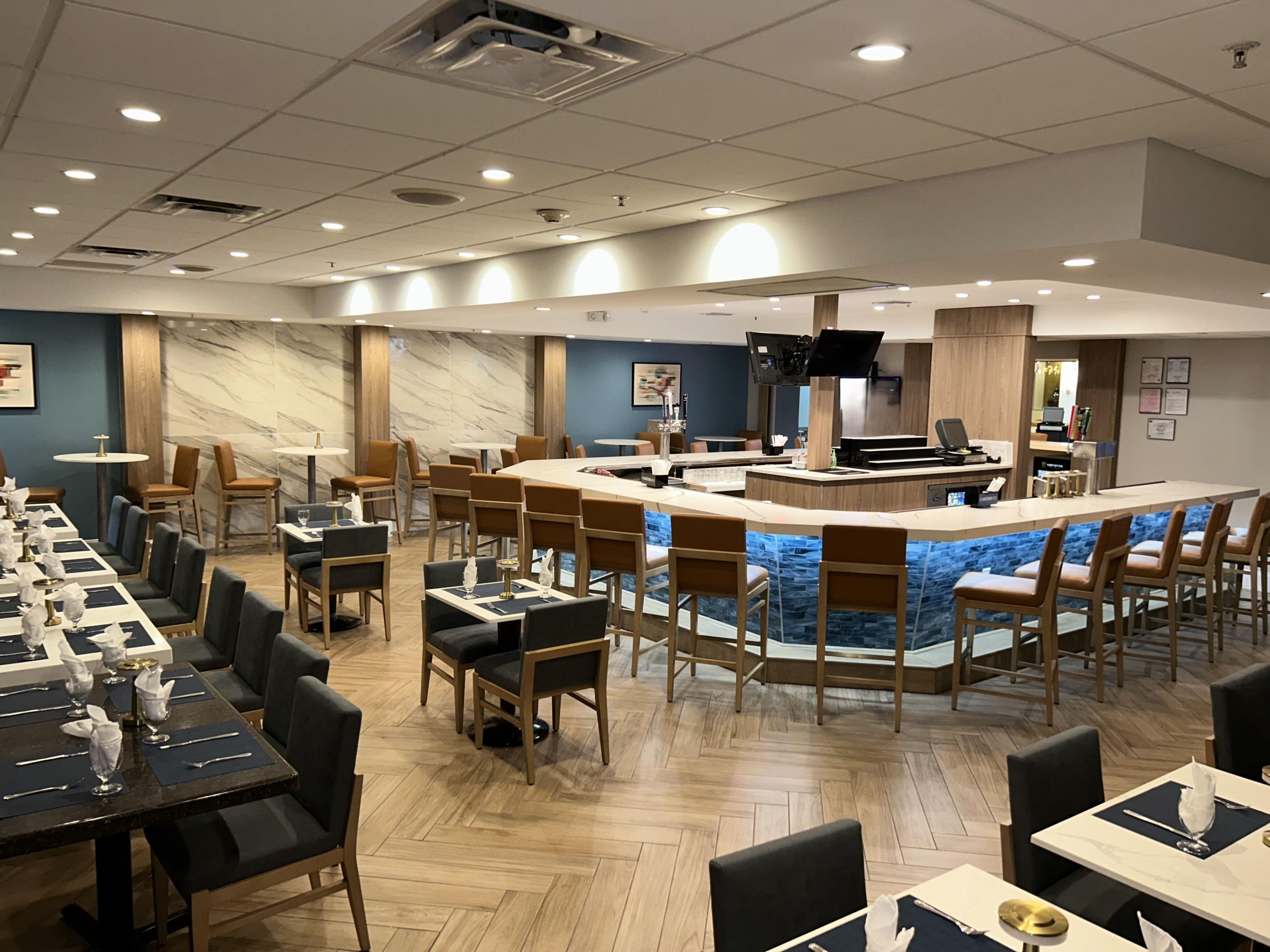 A sofisticação perfeita encontra a excelência culinária com os nossos serviços de catering abrangentes. Desde delícias gourmet a um serviço impecável, a nossa equipa dedicada transforma os seus encontros em experiências inesquecíveis. Confie em nós para dar vida aos seus sonhos, ao criar uma experiência memorável e deliciosa para si e para os seus convidados.