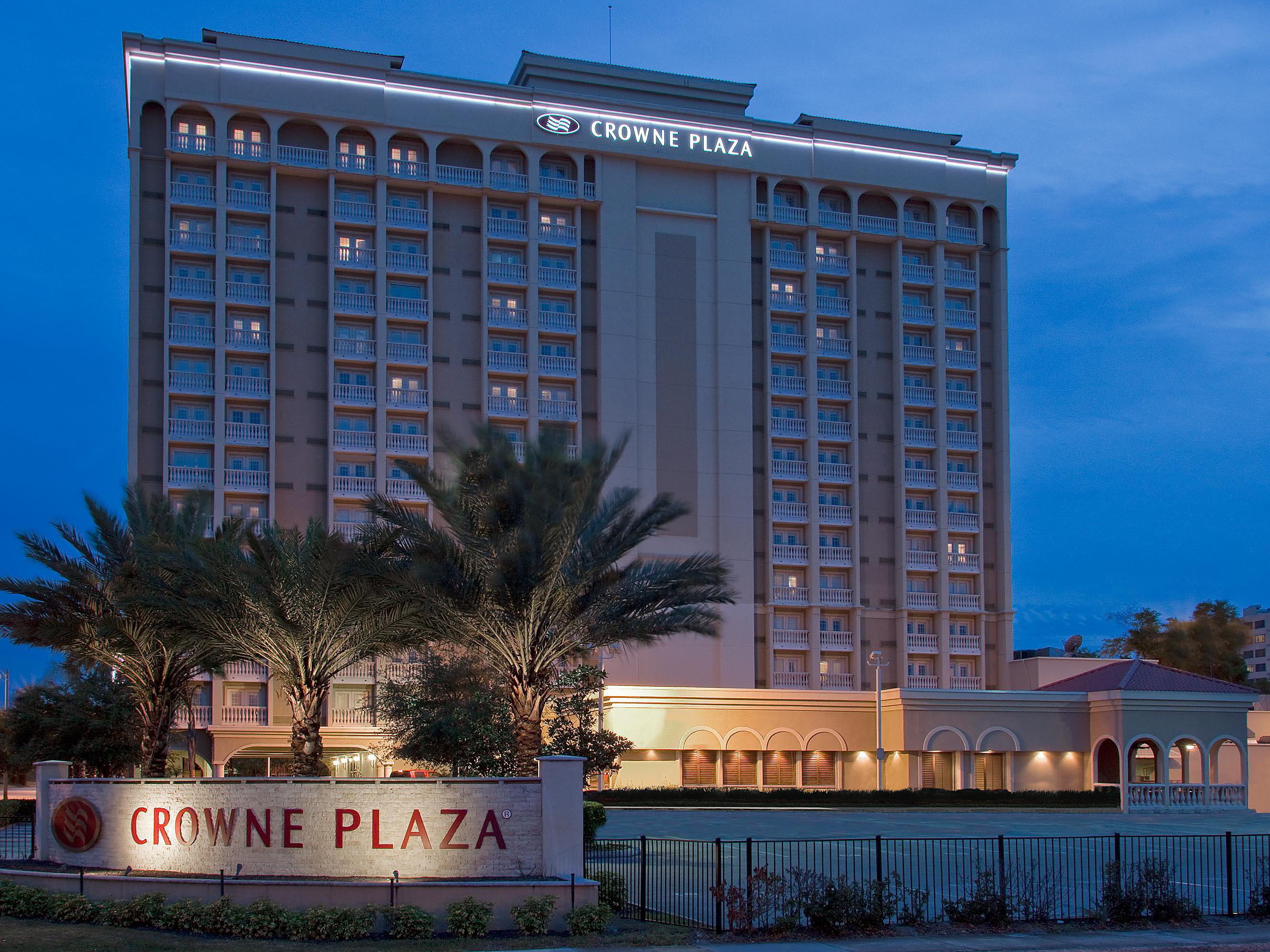 Crowne Plaza Hotel Orlando Downtown 304 West Colonial Drive