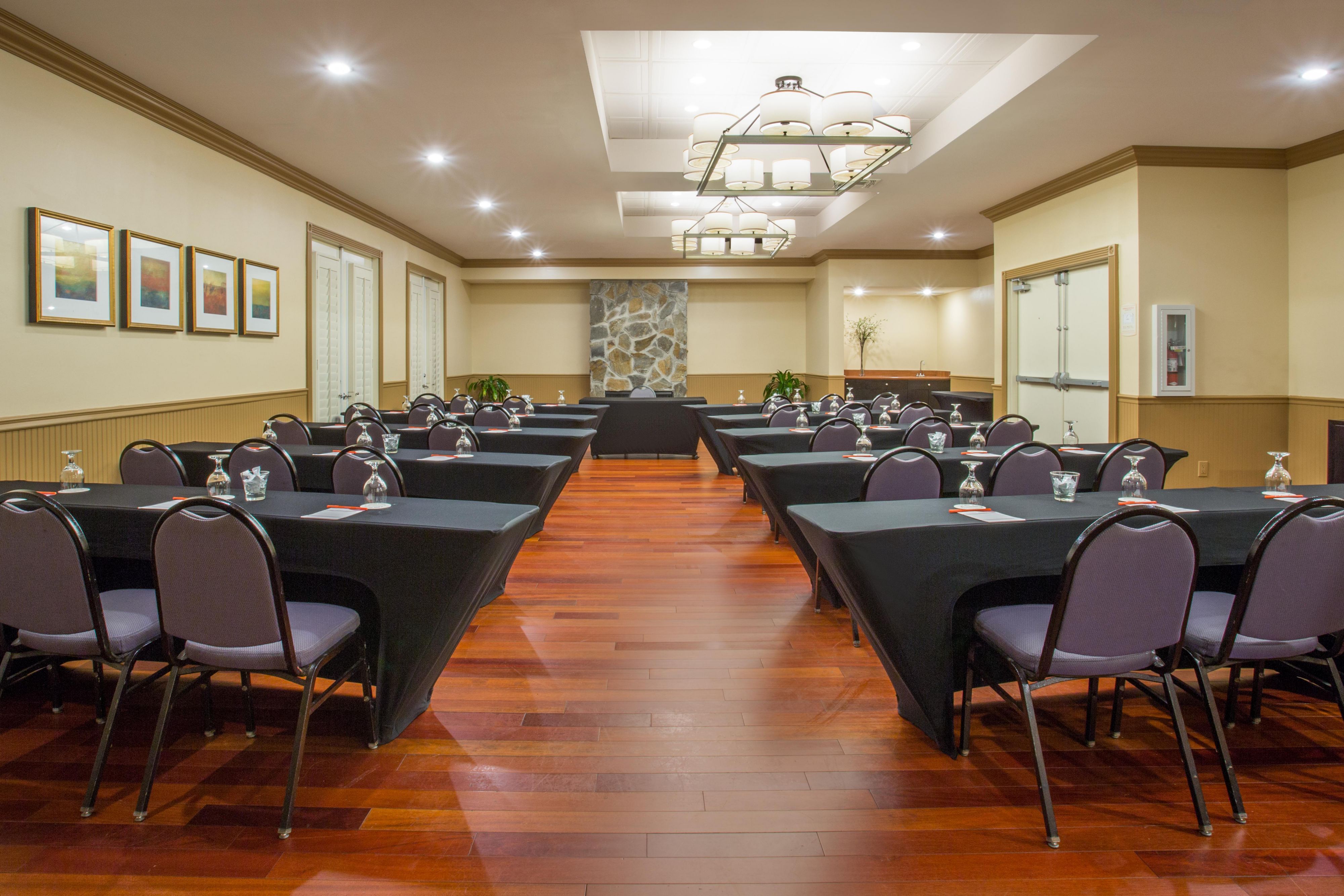 Plan your business meeting at the Crowne Plaza Orlando-Downtown