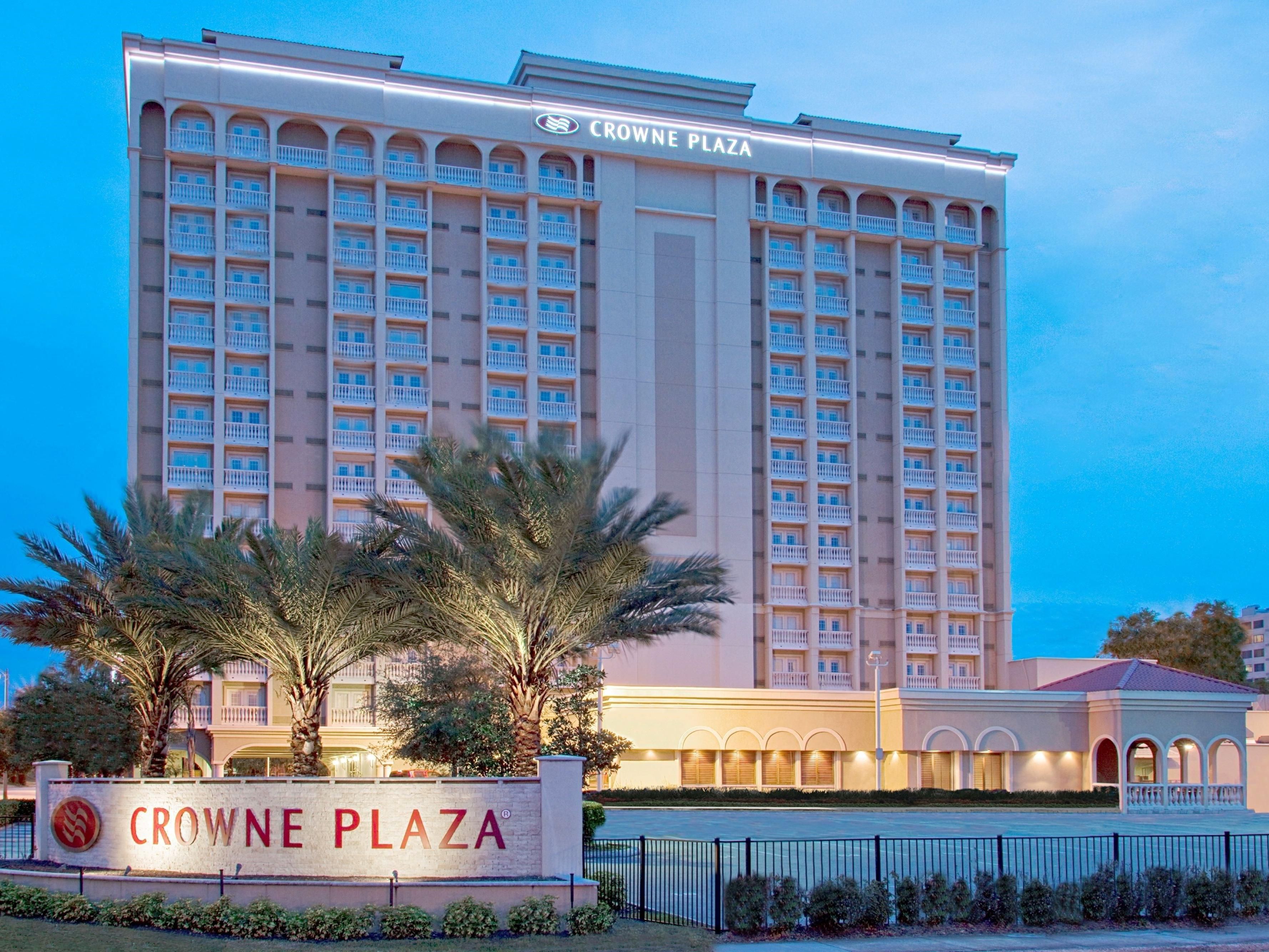 Enjoy the convenience of our complimentary shuttle, offering hassle-free travel to iconic attractions within a three-mile radius of our hotel. At Crowne Plaza Orlando Downtown, we go the extra mile, ensuring you have easy access to the best Orlando has to offer, right from our doorstep.