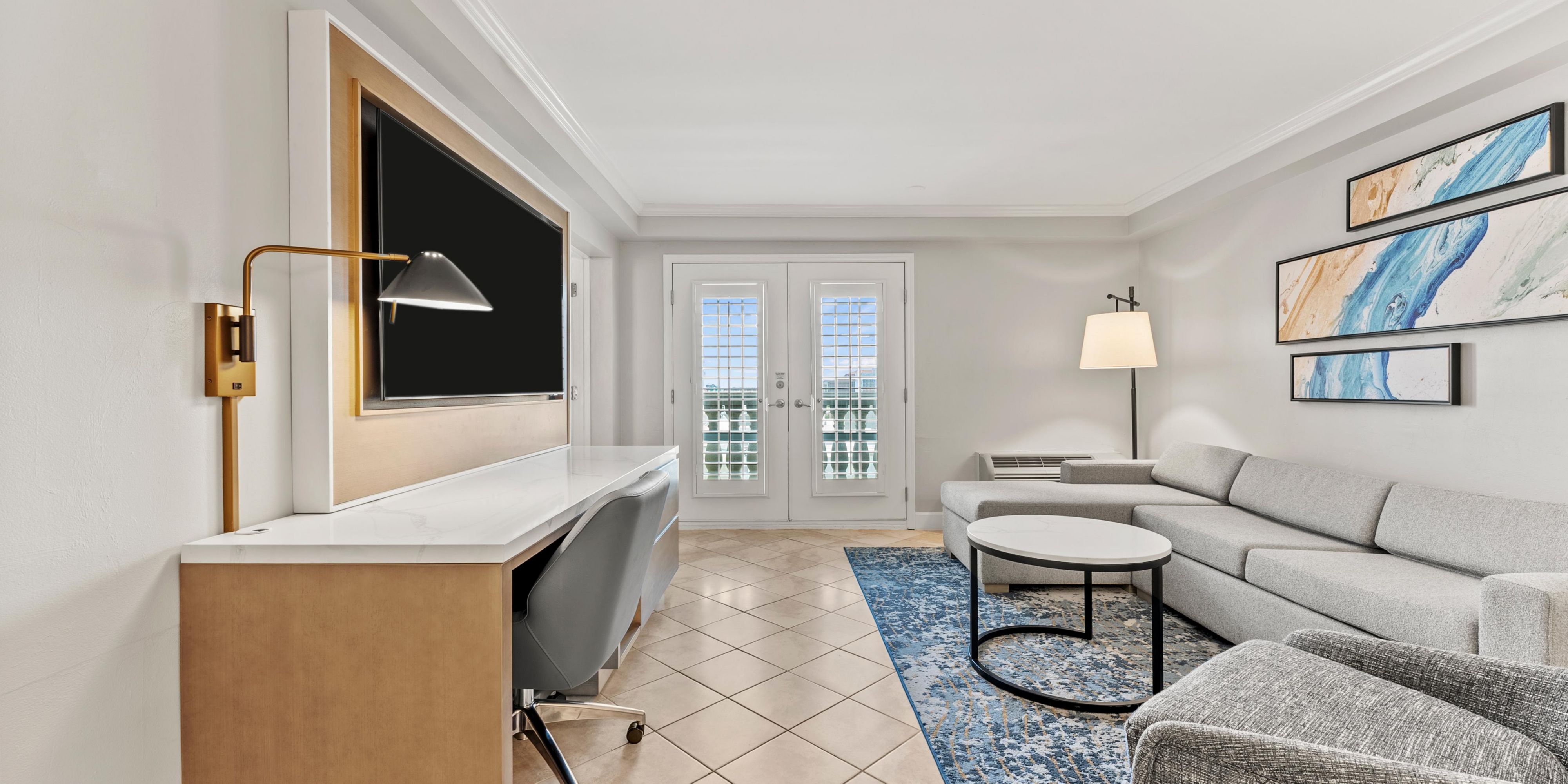 Suite with spacious living space