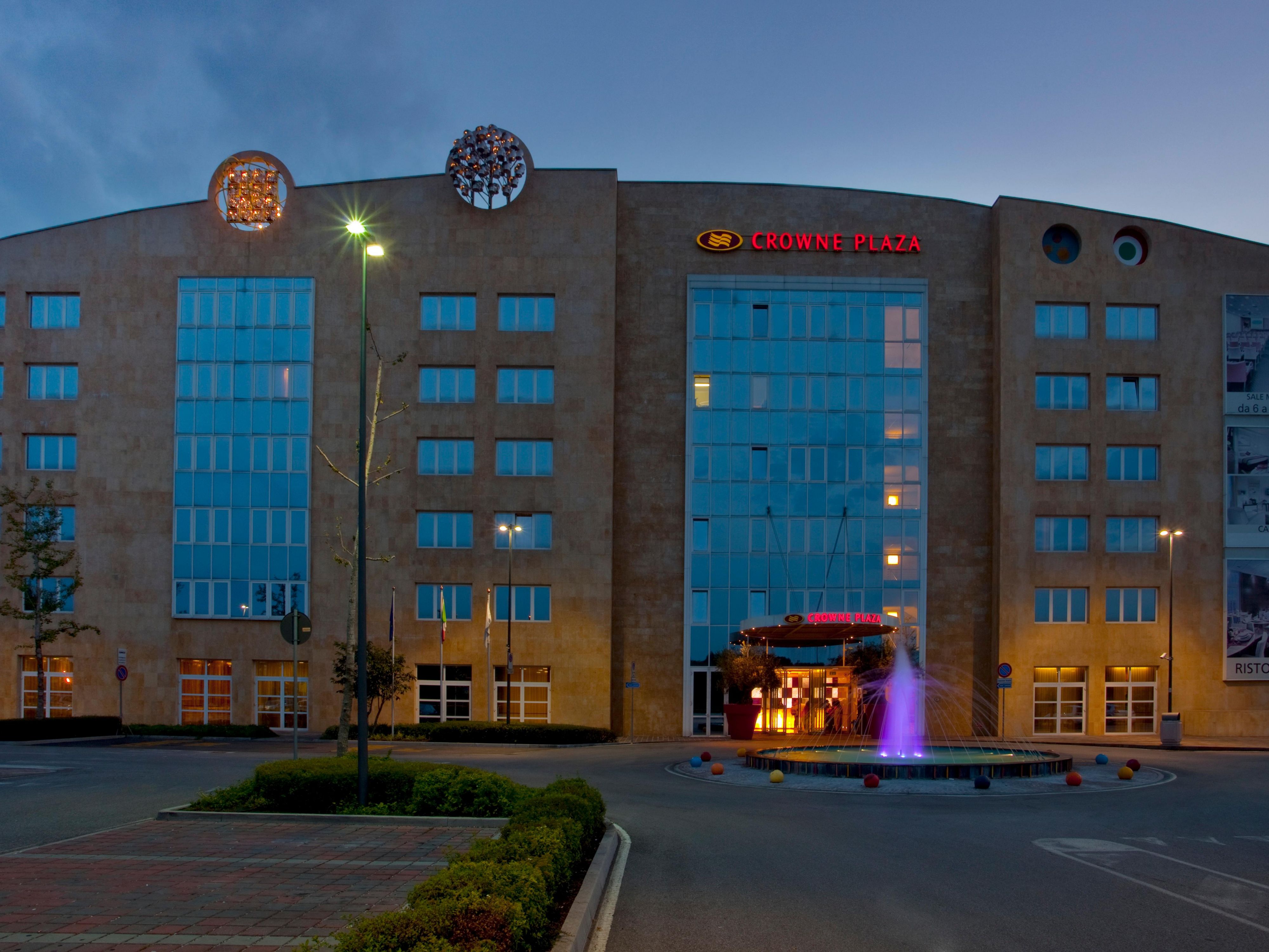 Are you travelling by car? No problem! Our hotel offers its guests a comfortable and ample outdoor parking and an underground garage with video surveillance, both free of charge. Moreover, if your car is electric, thanks to our charging stations, you can fill up with energy!