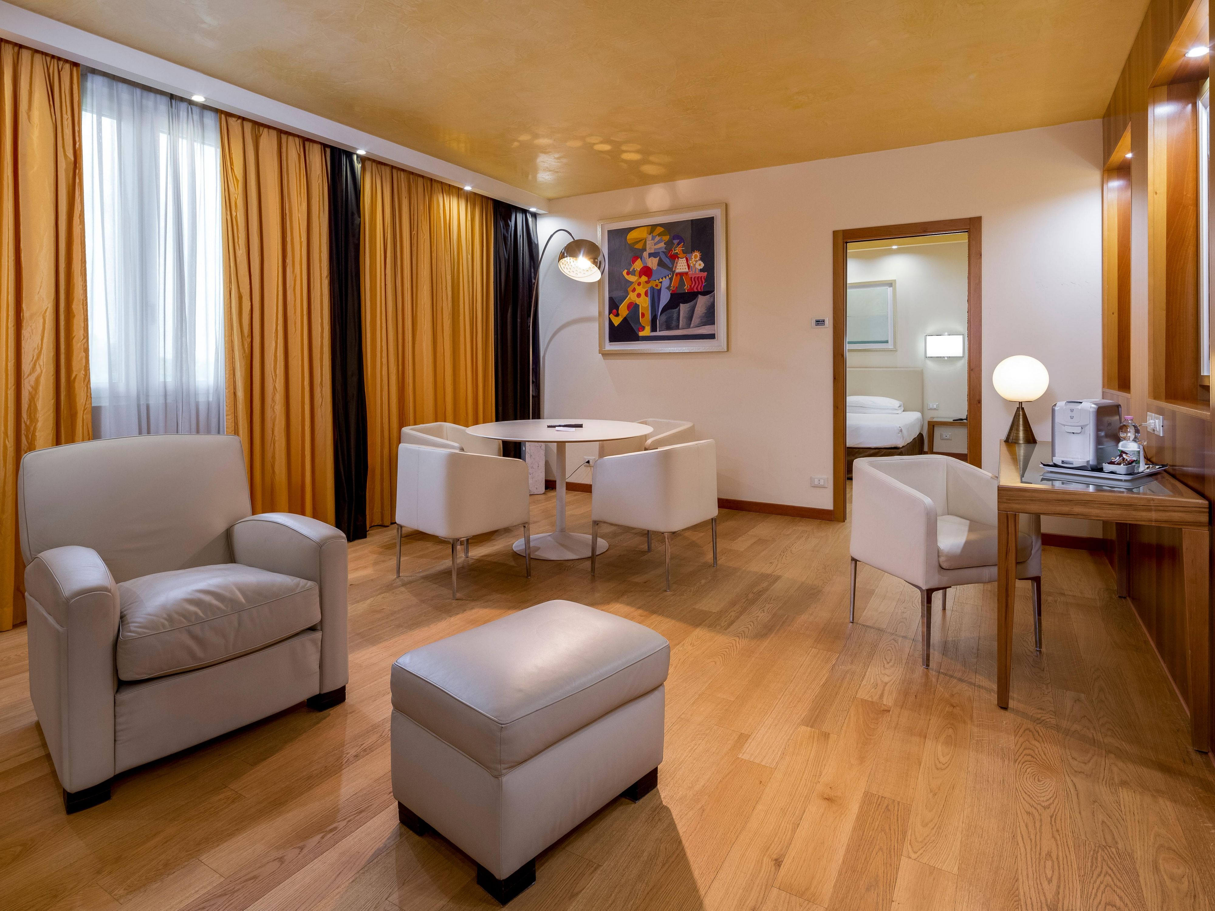 Living area in King Suite with parquet