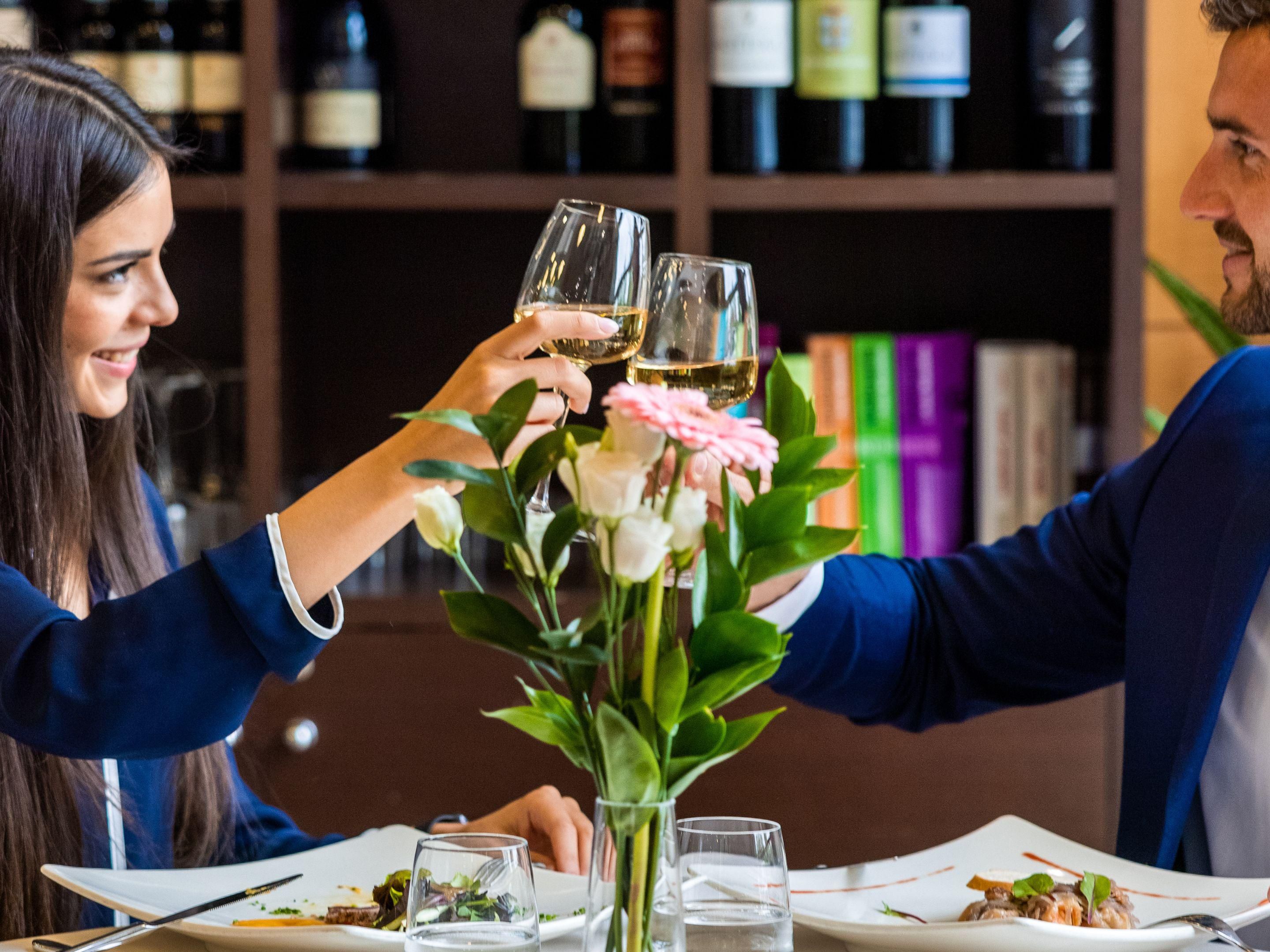 Our AQuattro Restaurant, open for both lunch and dinner, and our Pedrocchino Bar are ideal for enjoying a delicious break dedicated to taste. Discover traditional Venetian cuisine or indulge in a refined cocktail mixed by our bartenders.