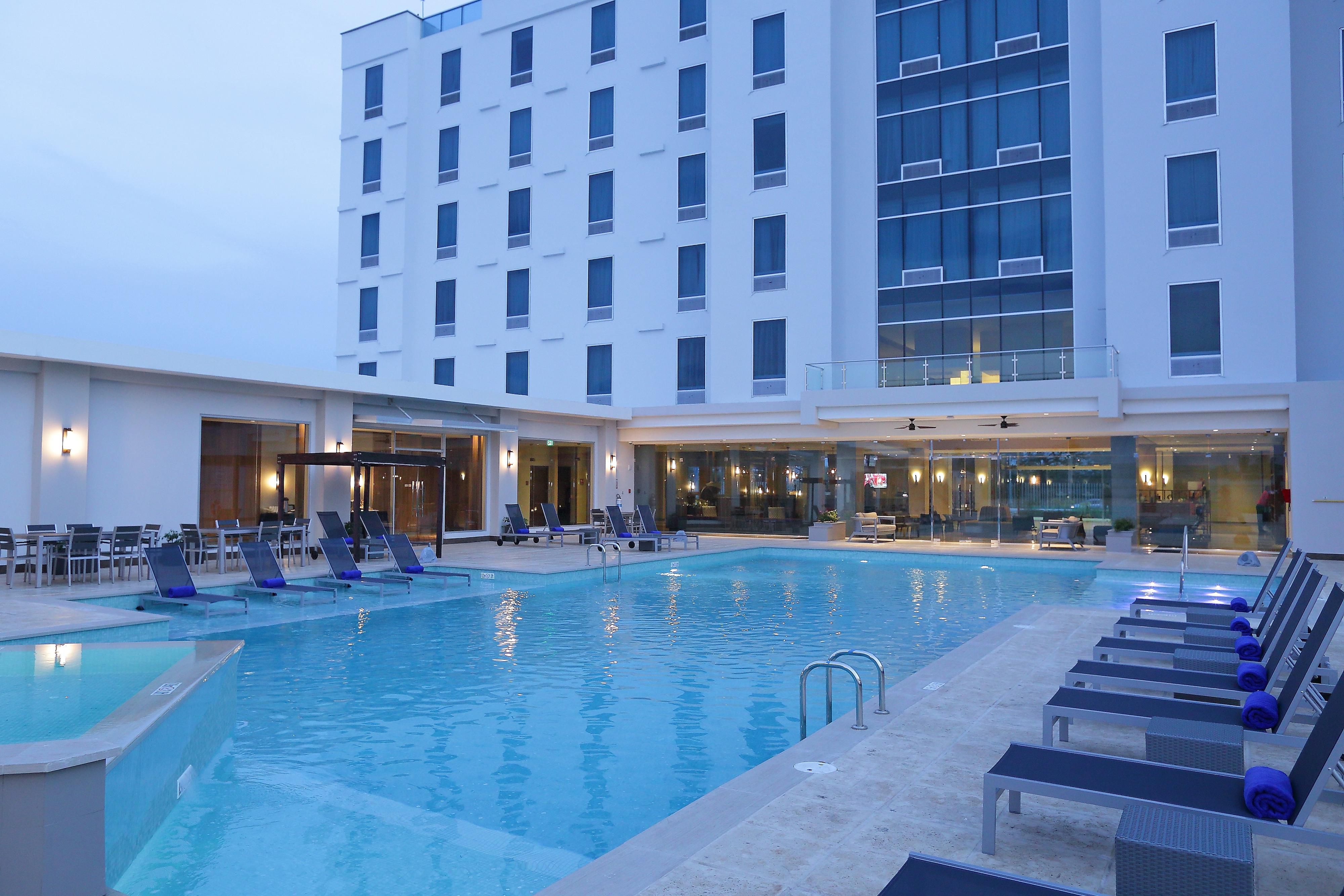 Swmming Pool at Crowne Plaza Panama Airport Hotel