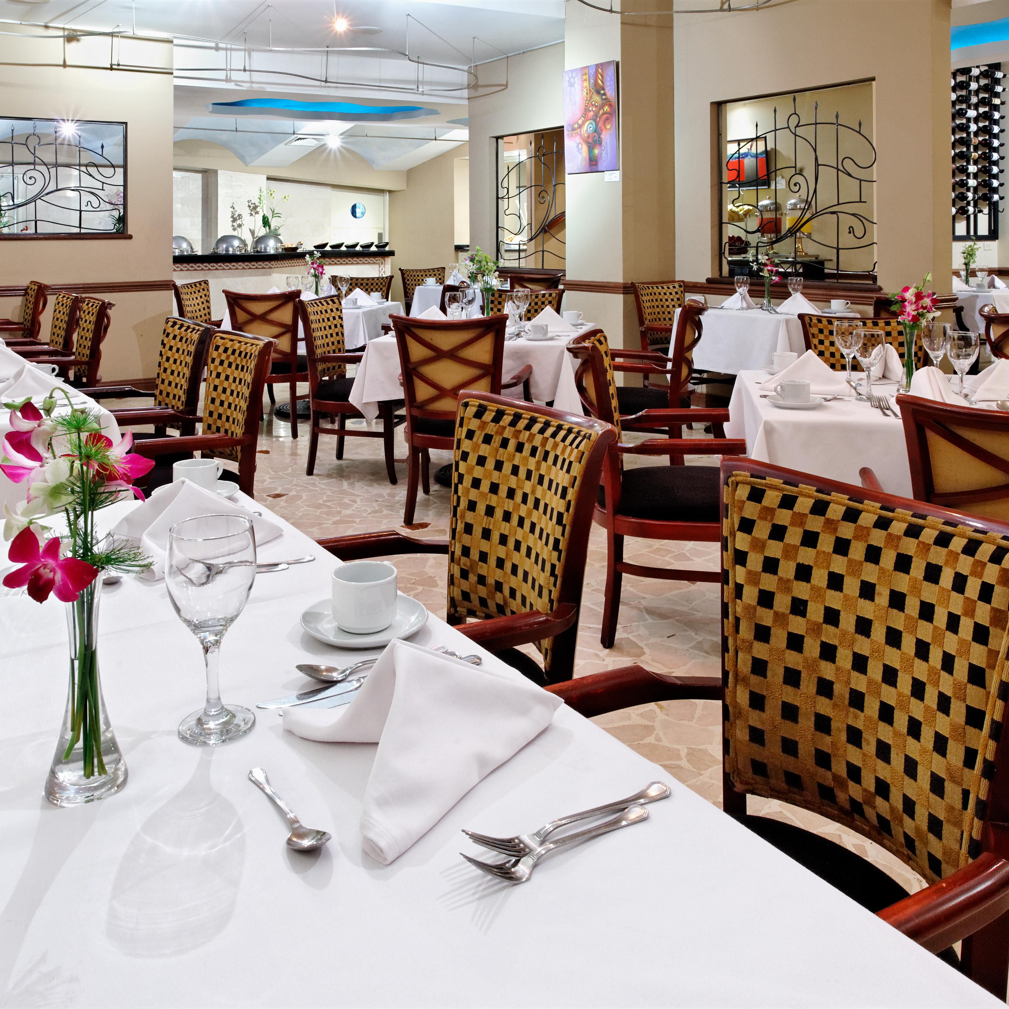 Restaurant La Galeria at the Crowne Plaza Panama